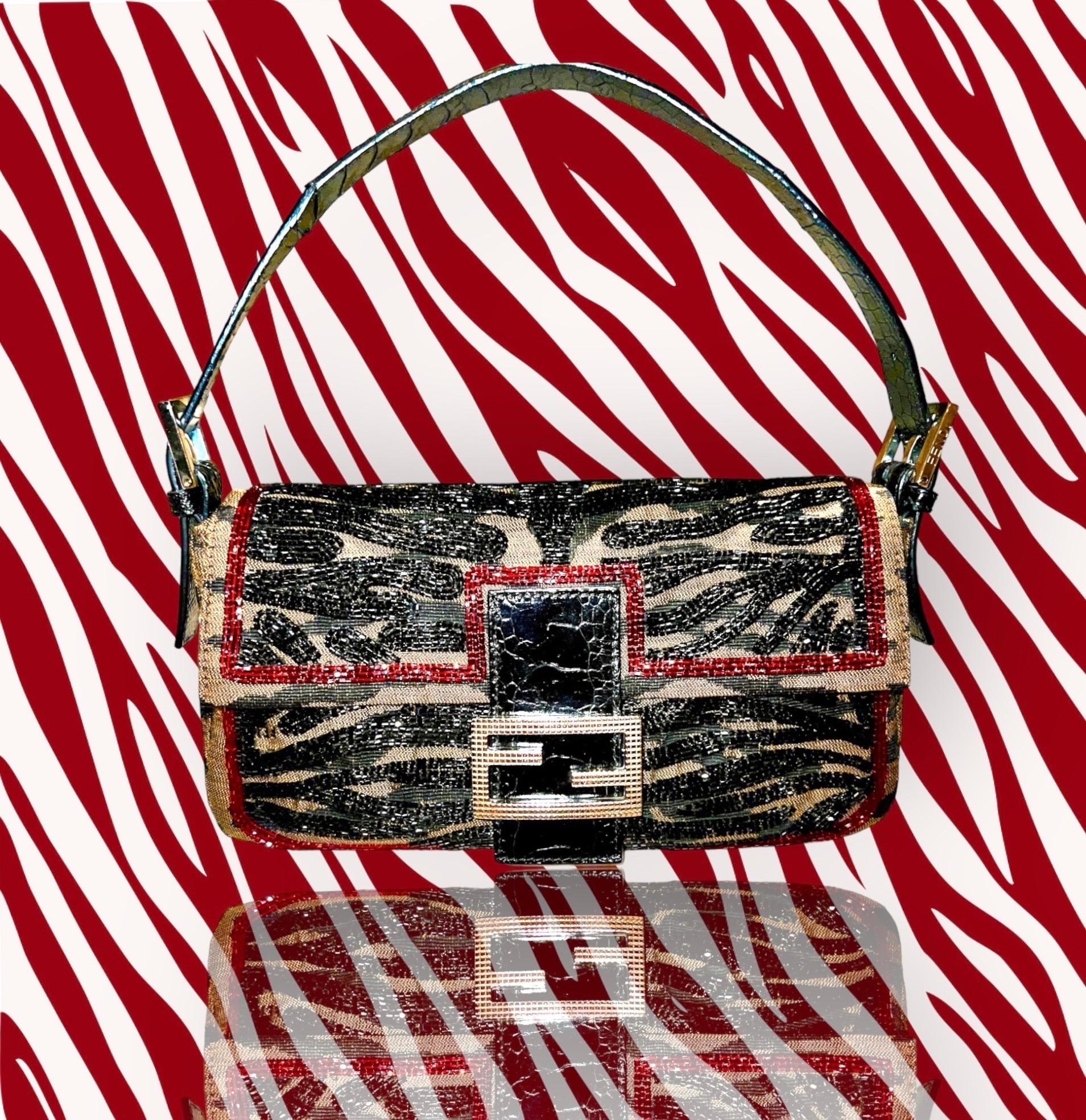 FENDI Embroidered Baguette Handbag Flap Bag Clutch - Full Set For Sale 15