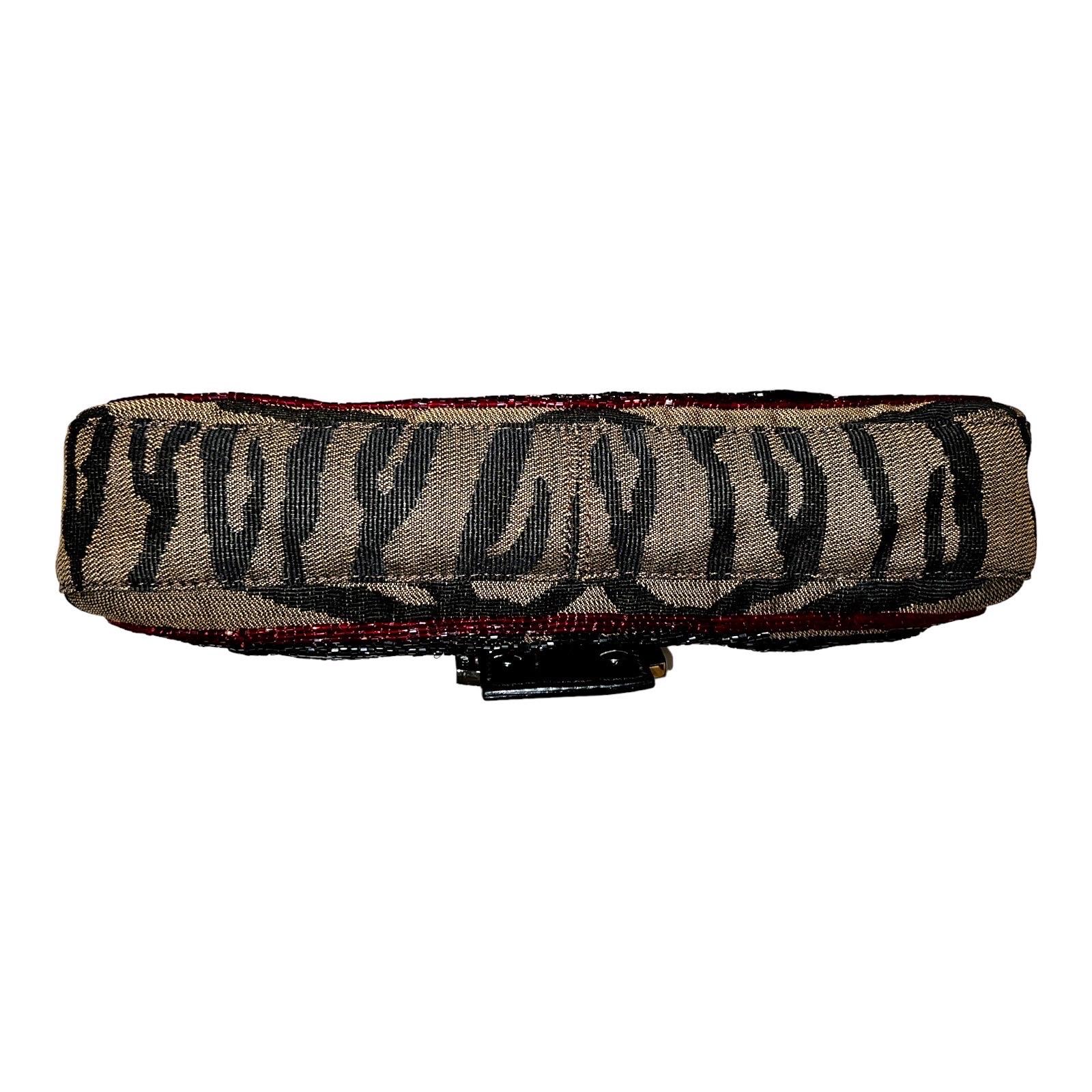 FENDI Embroidered Baguette Handbag Flap Bag Clutch - Full Set For Sale 1