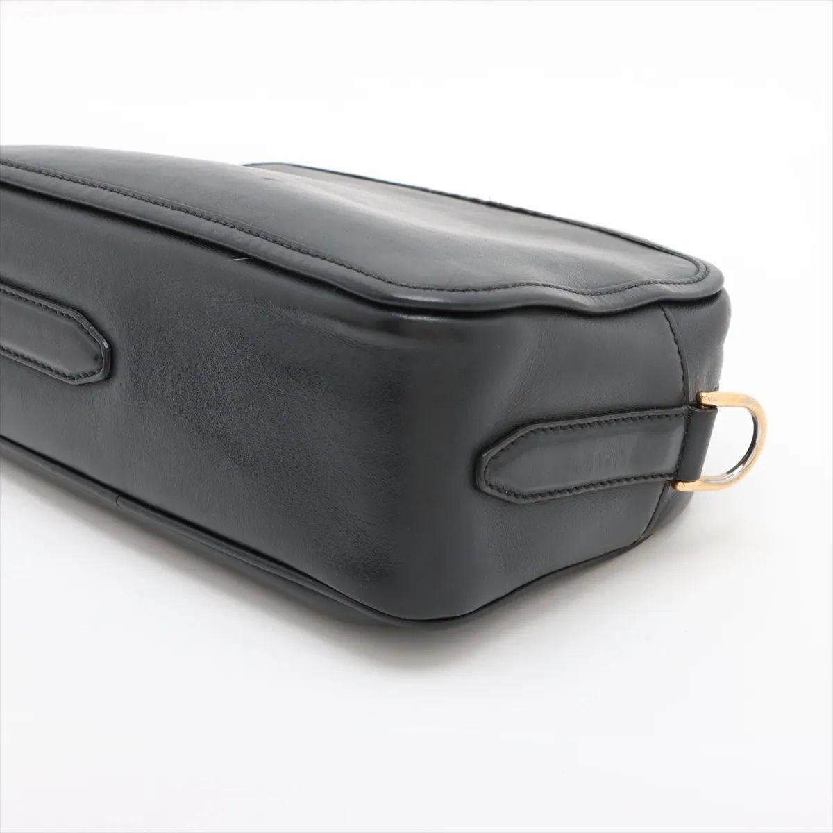 Donna Borsa a tracolla per fotocamera in pelle con logo Fendi Nero in vendita