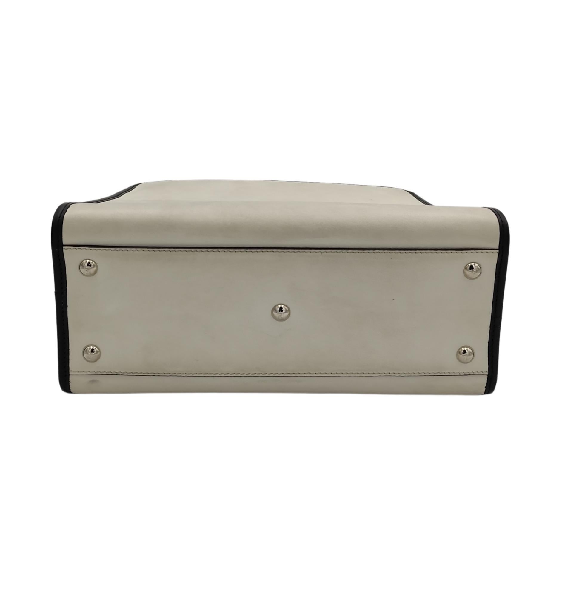 Fendi F/W 2017 white and black leather Runaway 2 ways bag For Sale 2