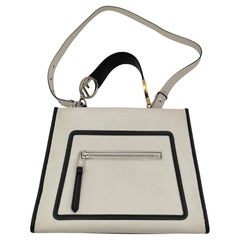 Fendi A/I 2017 borsa Runaway a due vie in pelle bianca e nera