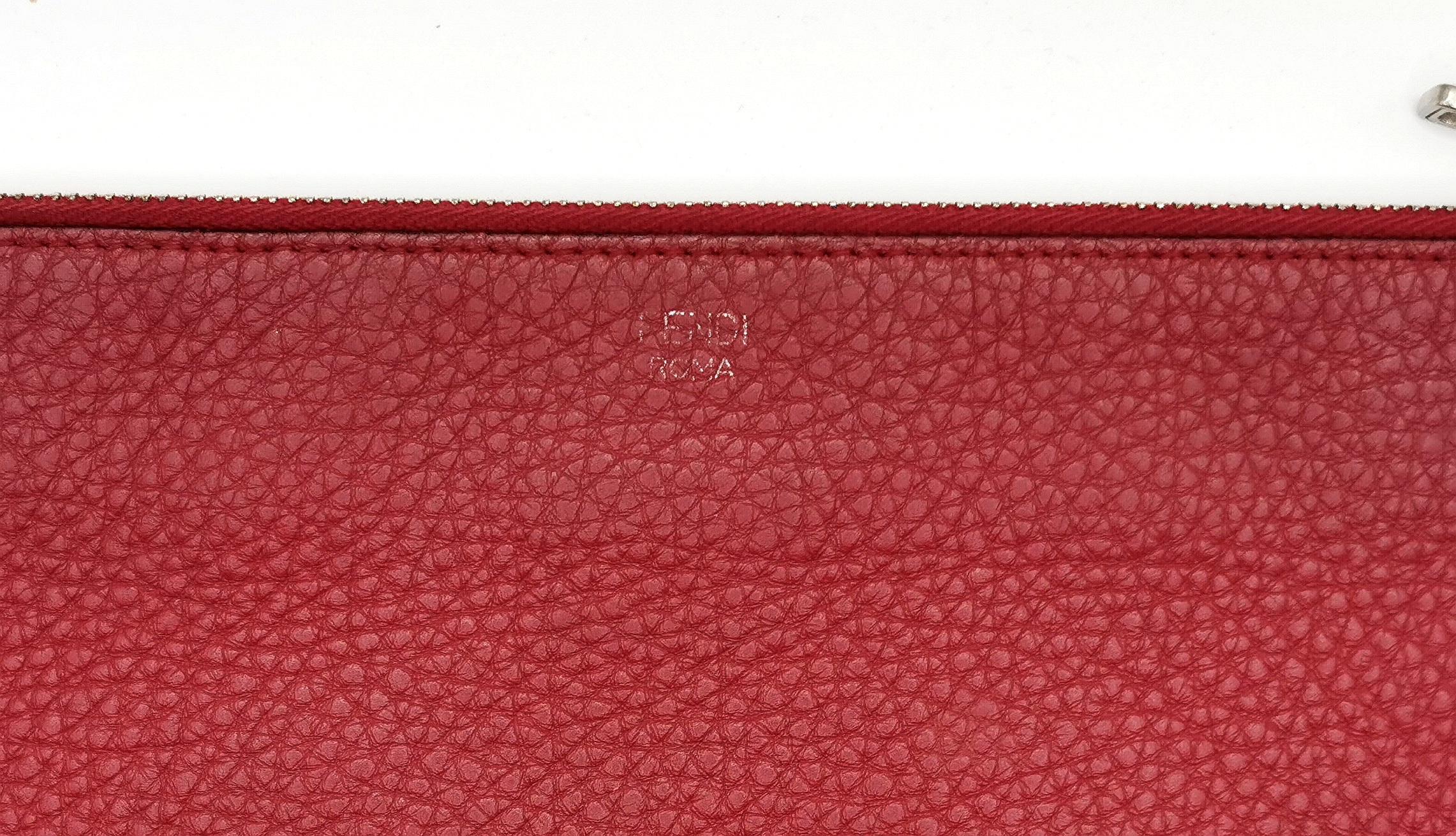 Bolso de mano Fendi Faces de piel roja, Cara enfadada, Sin palabras en Bueno estado para la venta en NEWARK, GB