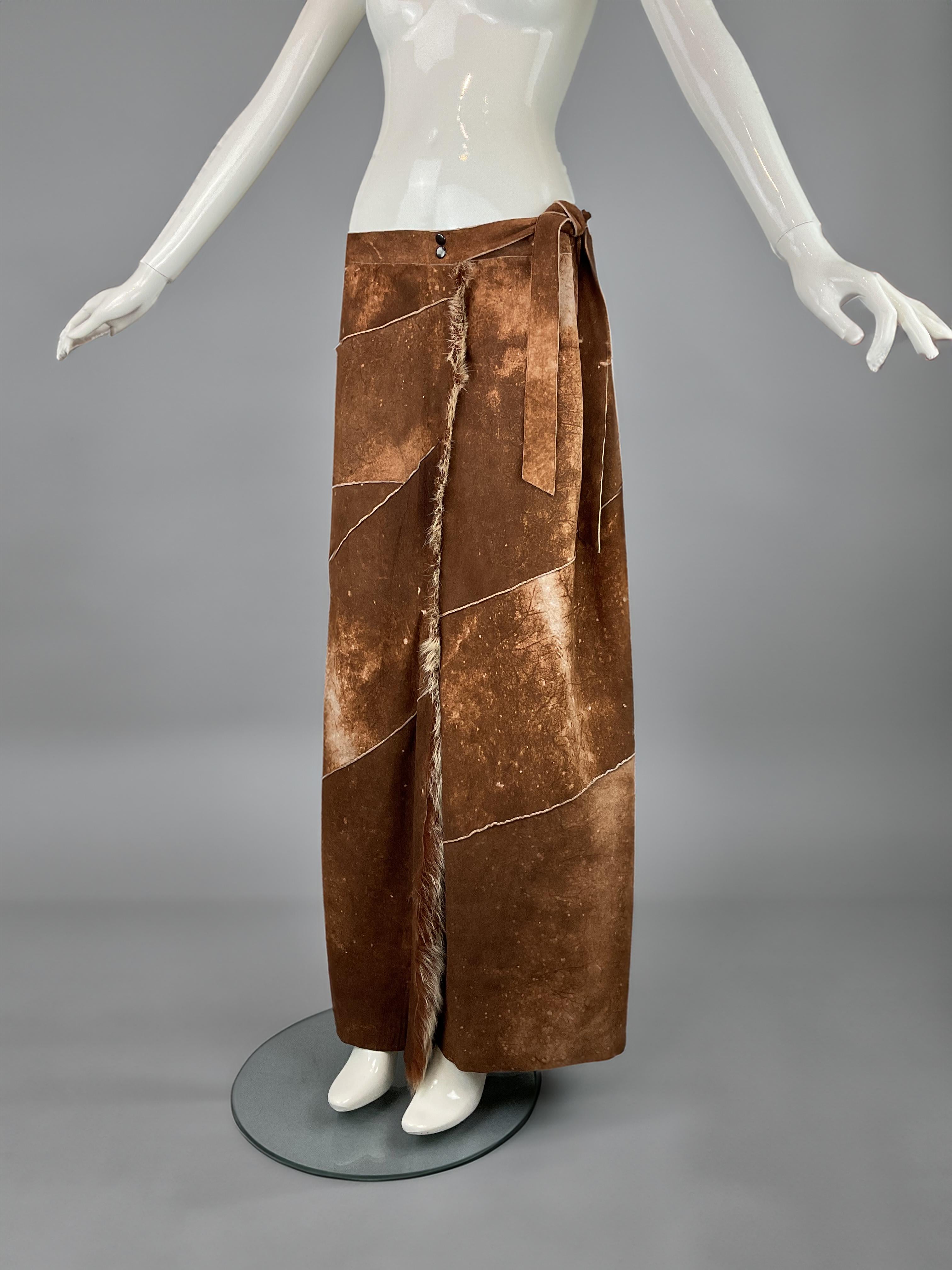 Fendi Otoño-Invierno F/W 1999 Pasarela Vintage Print de Vaca Falda de Cuero hasta el Suelo en Excelente estado para la venta en Baar, CH