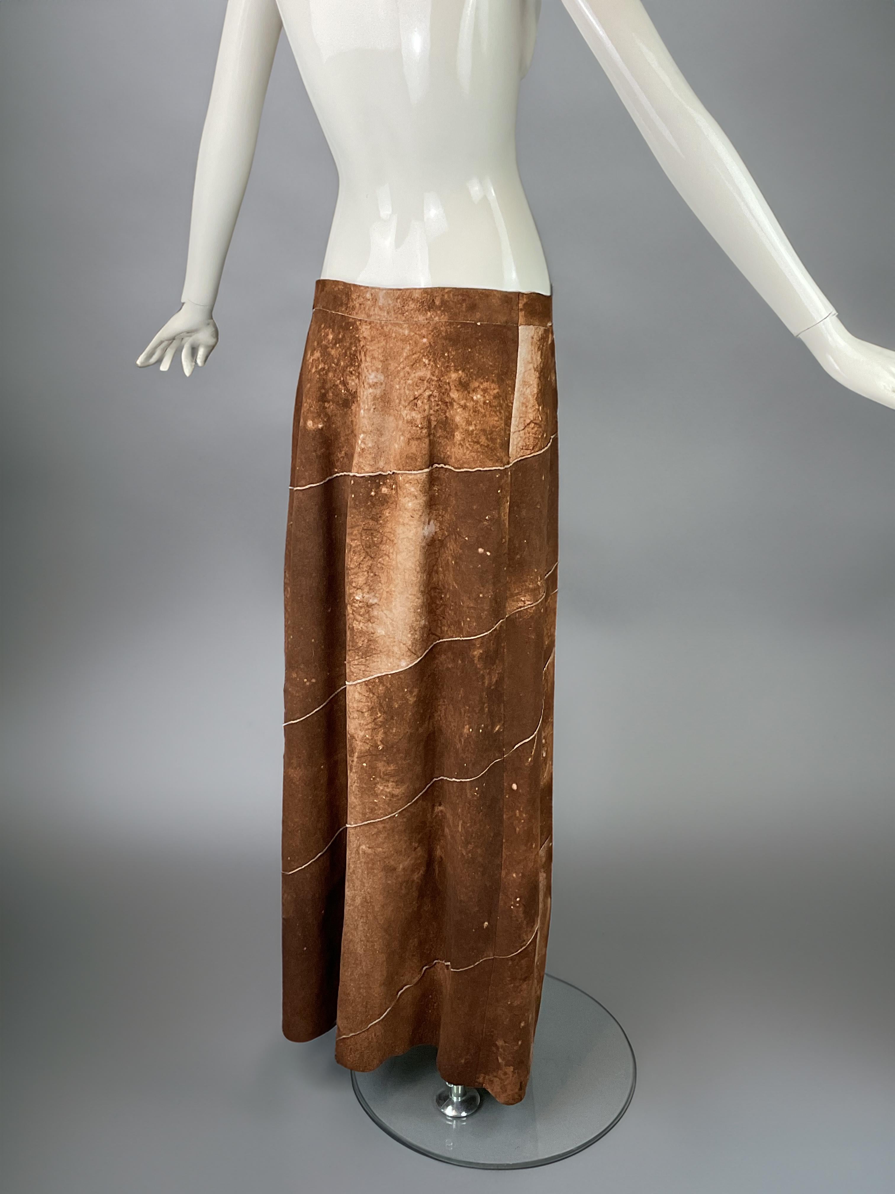De las mujeres Fendi Otoño-Invierno F/W 1999 Pasarela Vintage Print de Vaca Falda de Cuero hasta el Suelo en venta