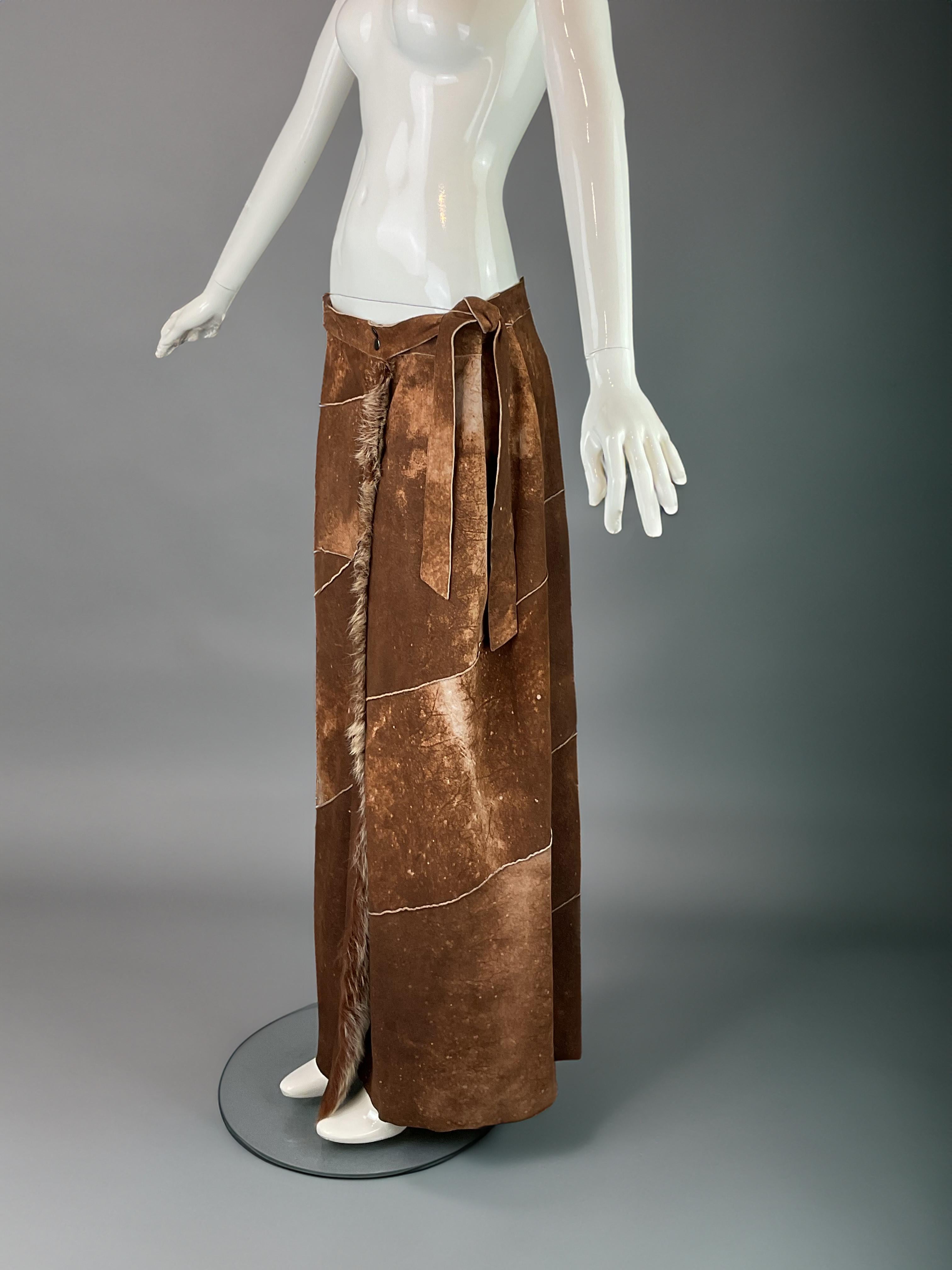 Fendi Otoño-Invierno F/W 1999 Pasarela Vintage Print de Vaca Falda de Cuero hasta el Suelo en venta 1