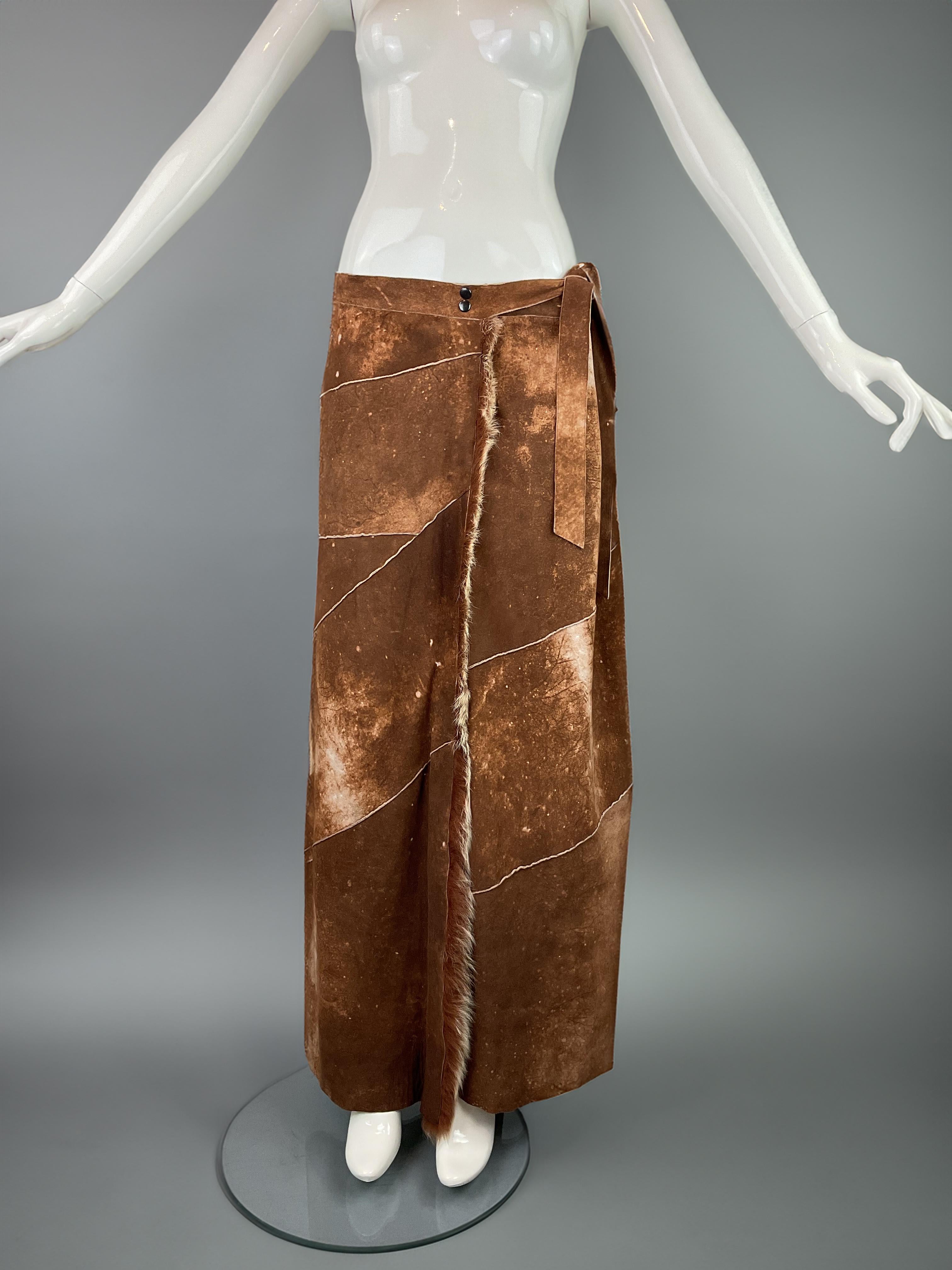 Fendi Otoño-Invierno F/W 1999 Pasarela Vintage Print de Vaca Falda de Cuero hasta el Suelo en venta 3
