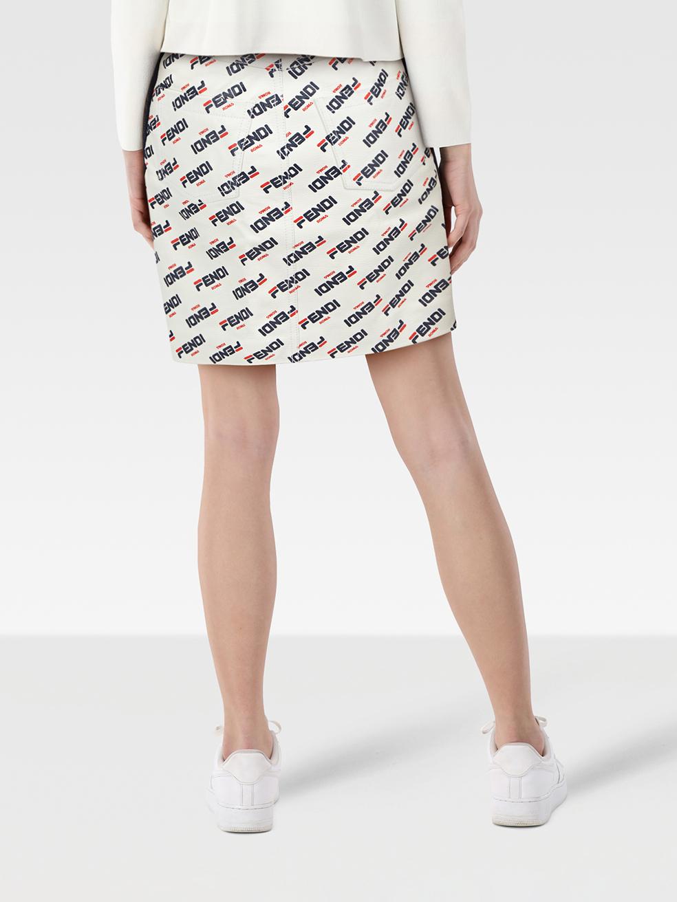 CONDITION is Very good. Minimal wear to the skirt is evident. Abrasion on the front of the skirt. Discolouration on the front and front belt loops. Plucks to the weave on the right side and plucks to the stitching on the left side of this used Fendi