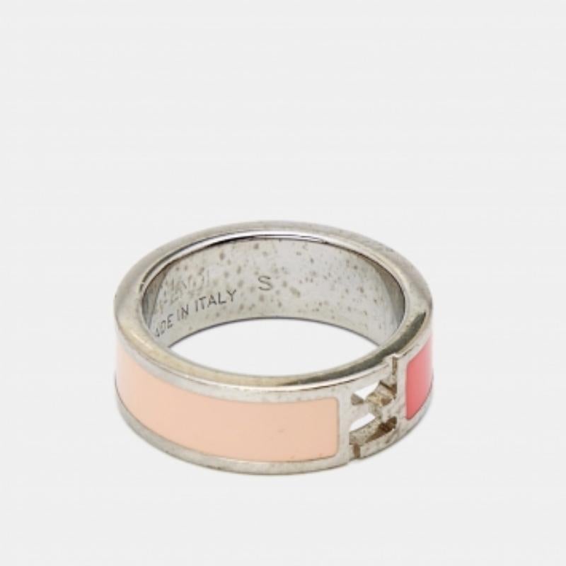 Fendi Fendista Esmalte Bicolor Anillo Tono Plata Talla 51 en Bueno estado para la venta en Dubai, Al Qouz 2