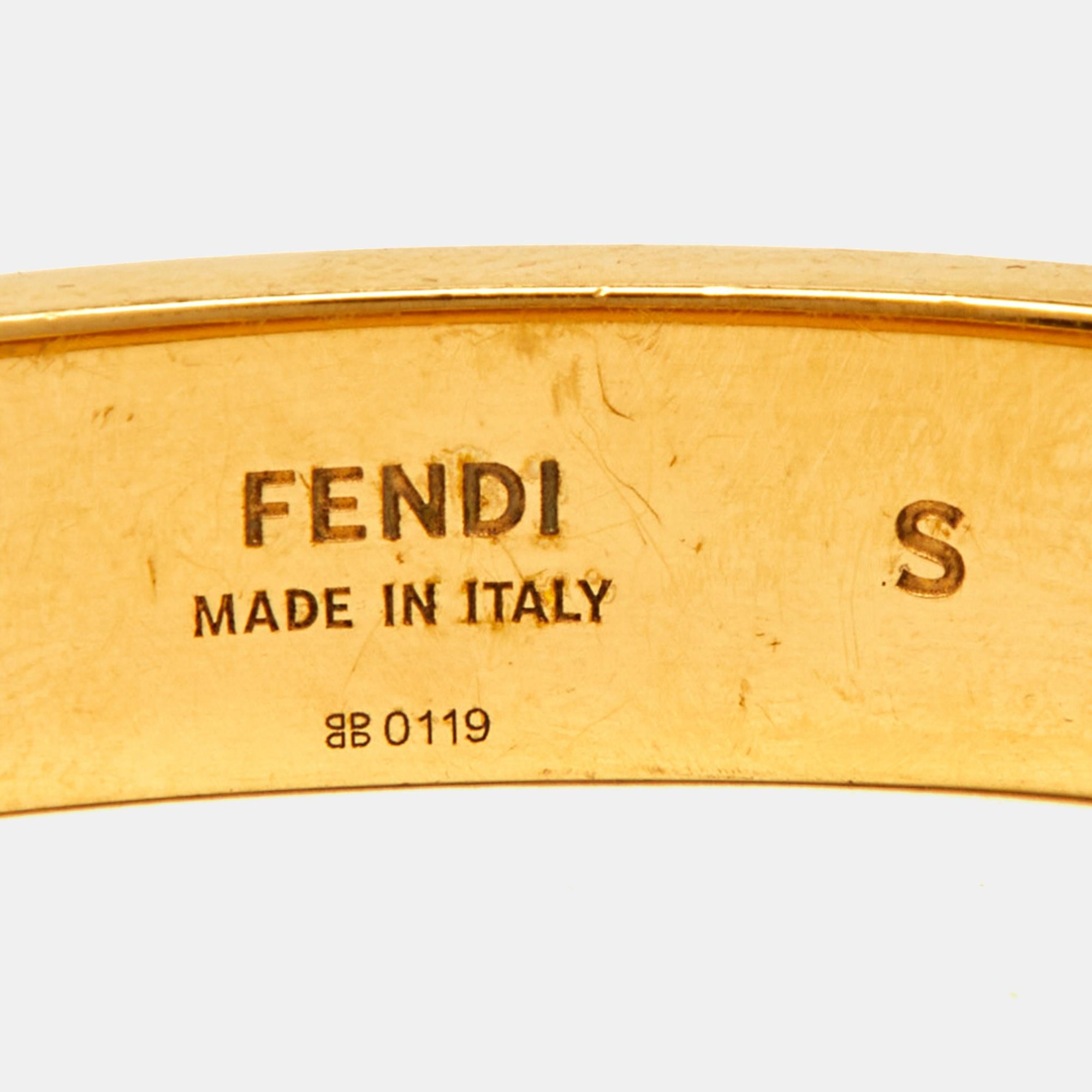 Fendi FF Enamel Gold Tone Bracelet S In Good Condition In Dubai, Al Qouz 2