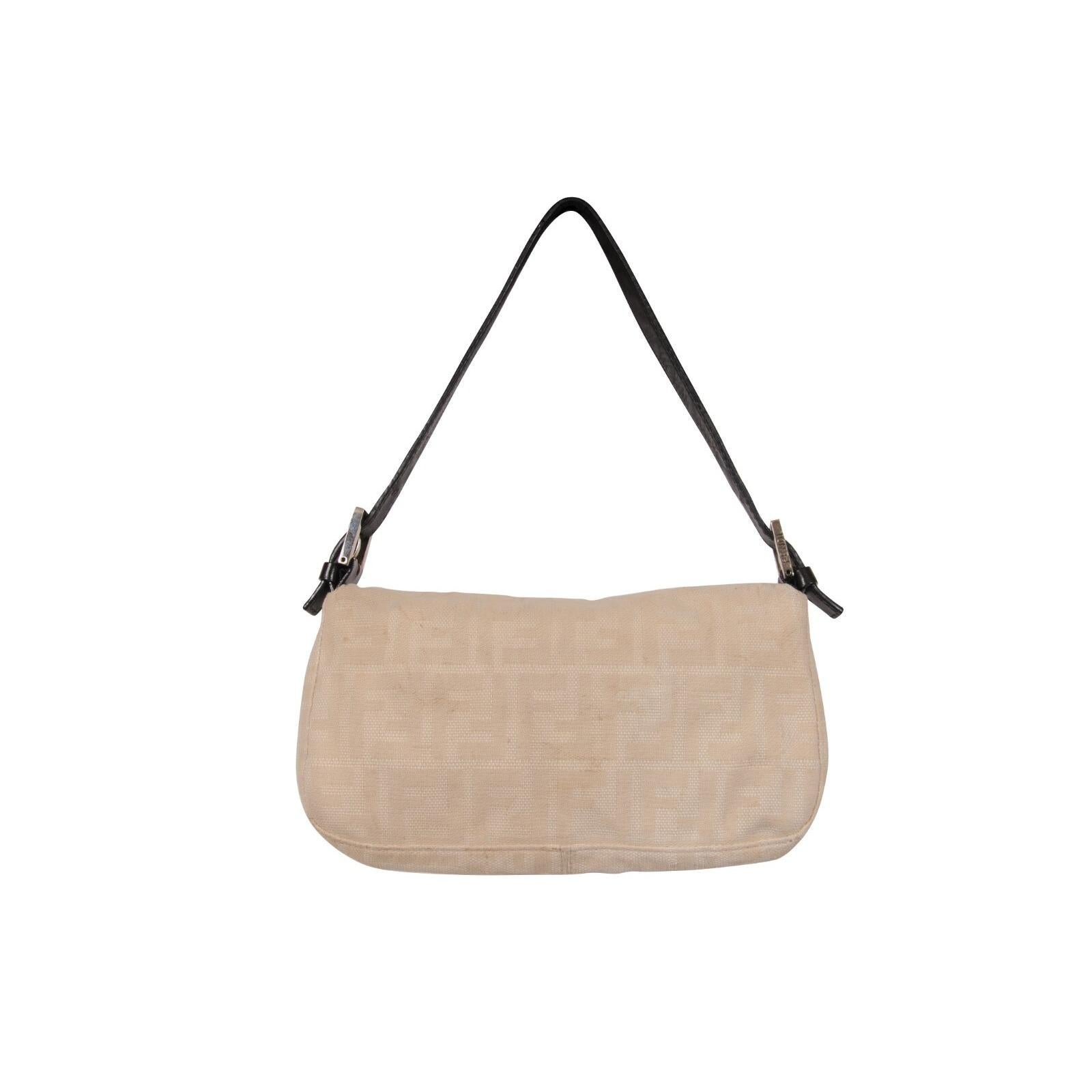 - Tan FF außen



- Vintage By aus den 2000er Jahren 



- Brauner verstellbarer Lederriemen





Bedingung: 



Die Tasche ist in insgesamt anständigen Zustand sehen Sie bitte Auflistung Bild # 11 für Markierungen ( Die Markierungen sind mild und