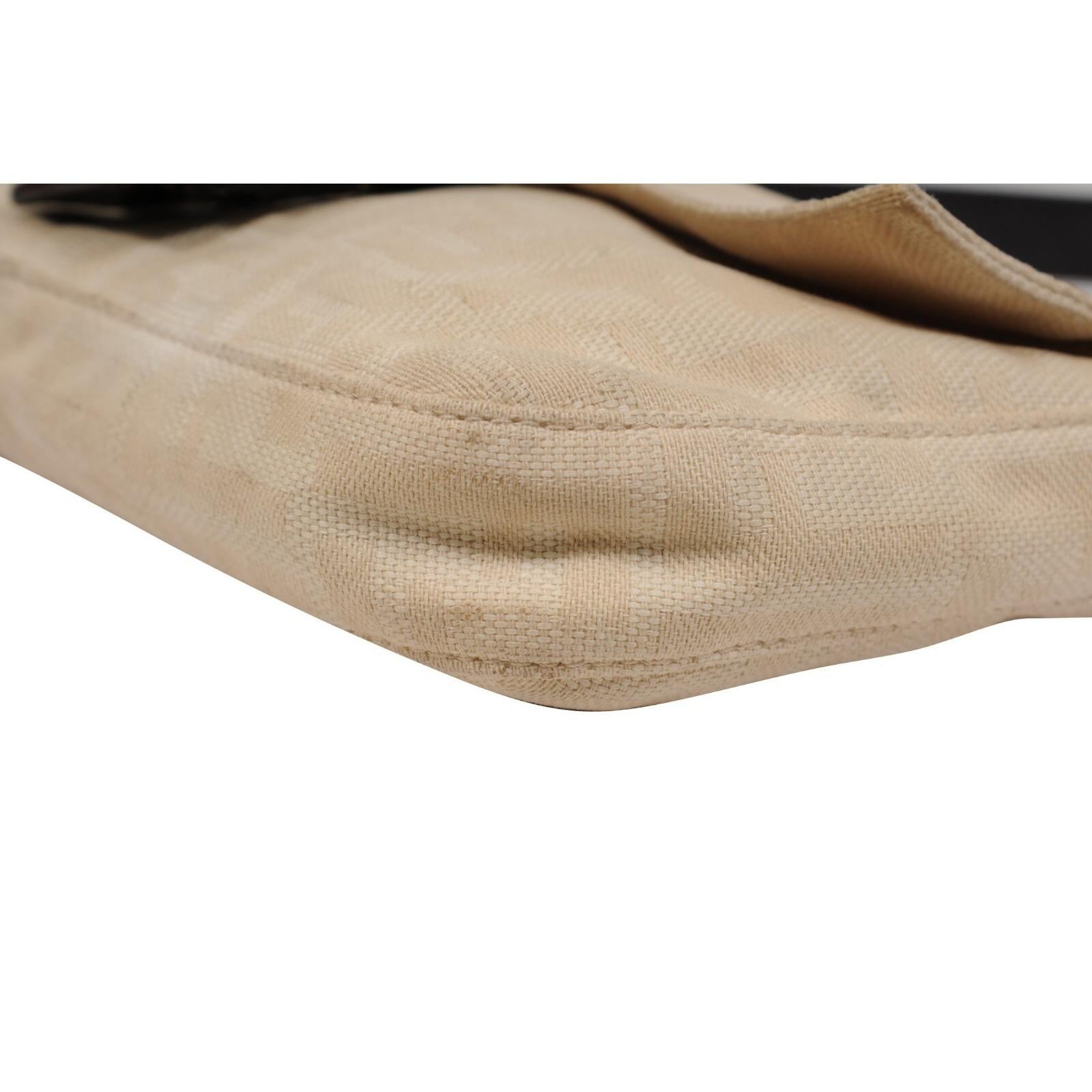 Fendi FF Logo Vintage Zucca Baguette Flap Umhängetasche Tan Braun Lederriemen im Angebot 2