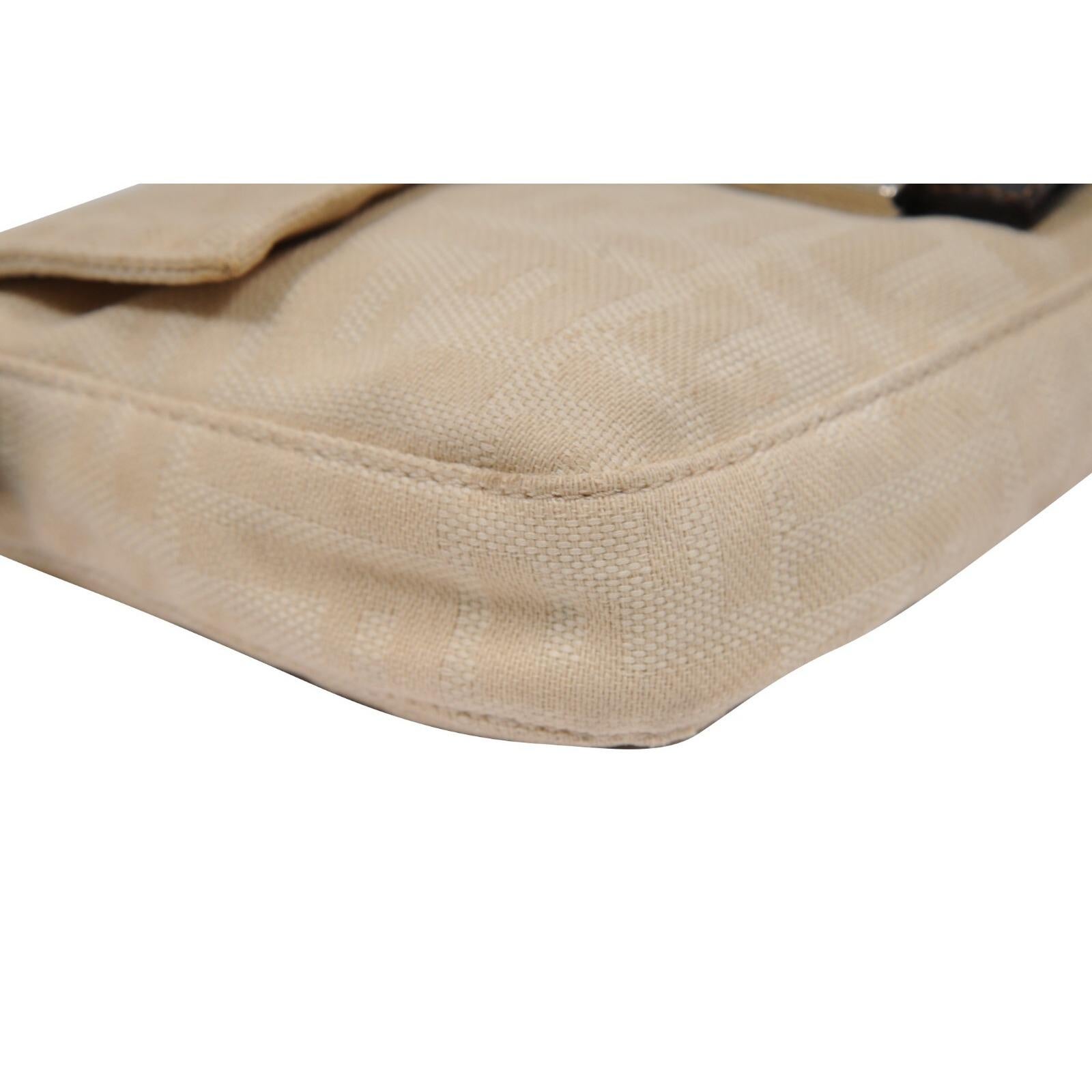 Fendi FF Logo Vintage Zucca Baguette Flap Umhängetasche Tan Braun Lederriemen im Angebot 3