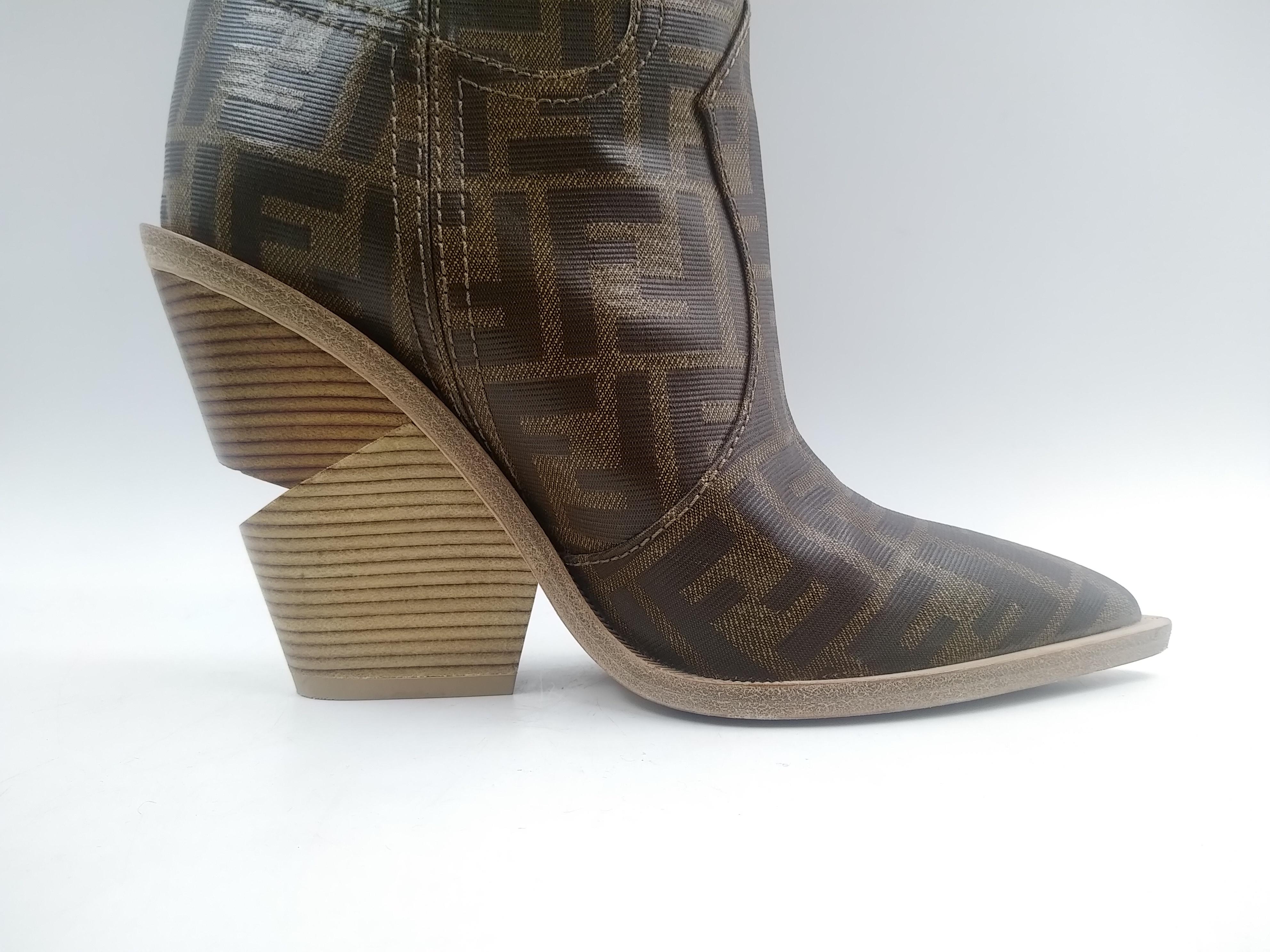 Fendi - Bottes de cow-boy western avec logo FF Unisexe en vente