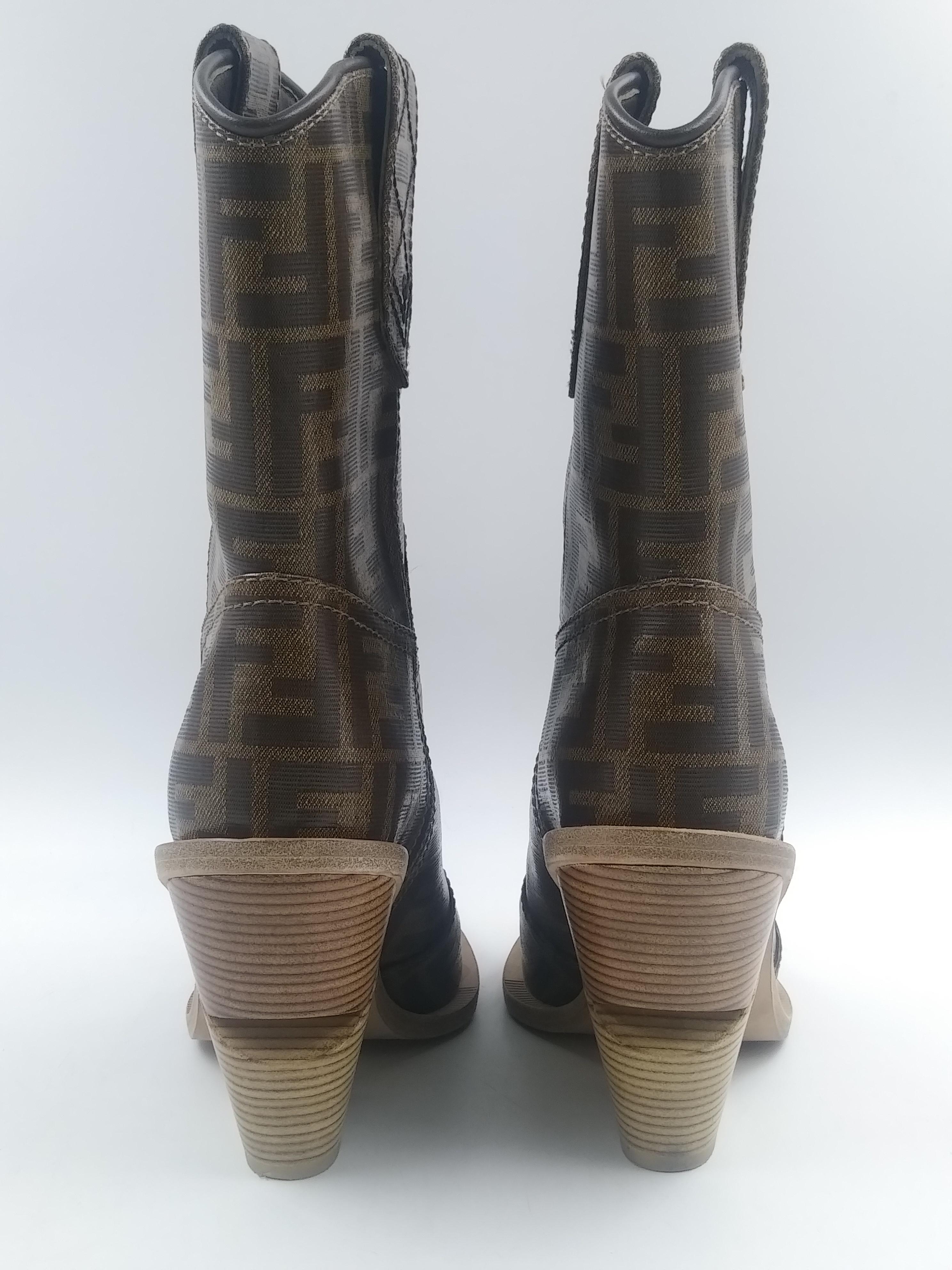 Fendi - Bottes de cow-boy western avec logo FF en vente 2