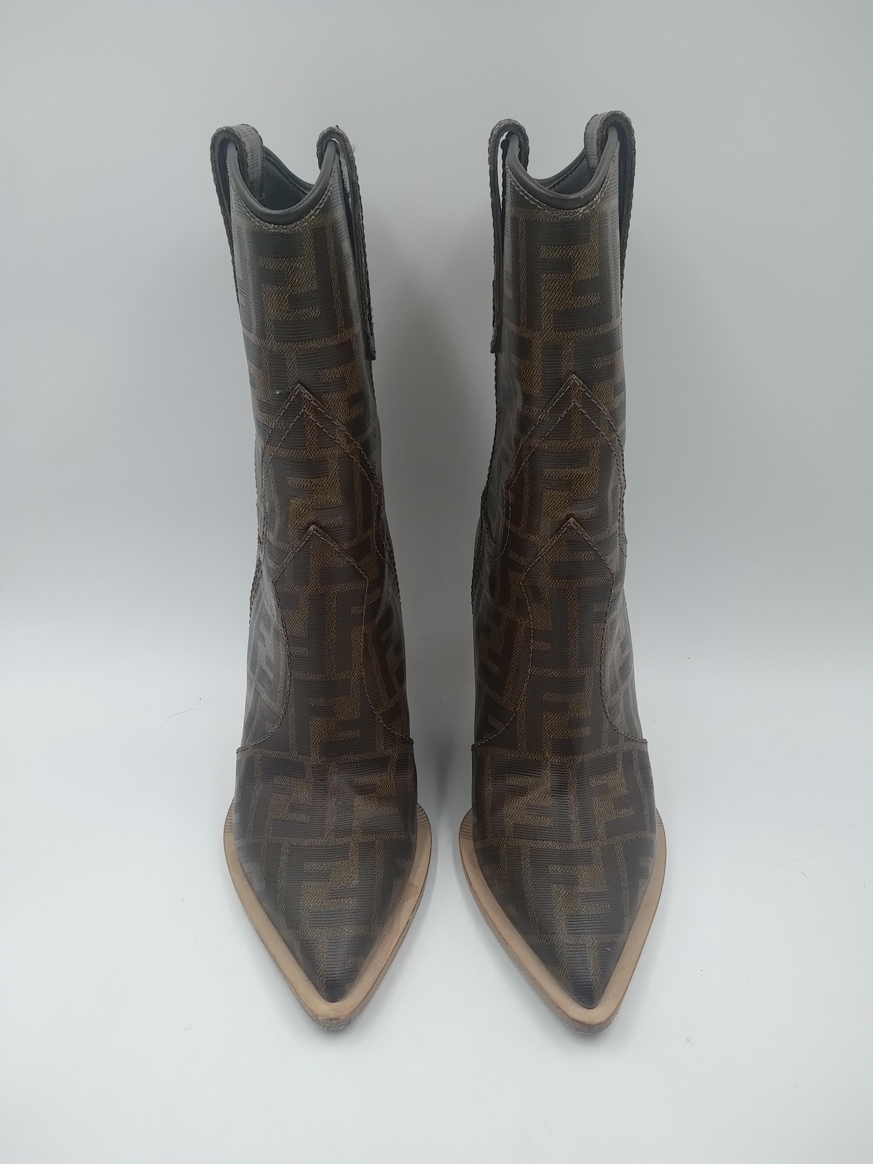 Fendi - Bottes de cow-boy western avec logo FF en vente 3