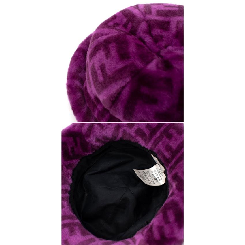 Cappello a secchiello Fendi FF Monogram Purple Shearling in vendita 5