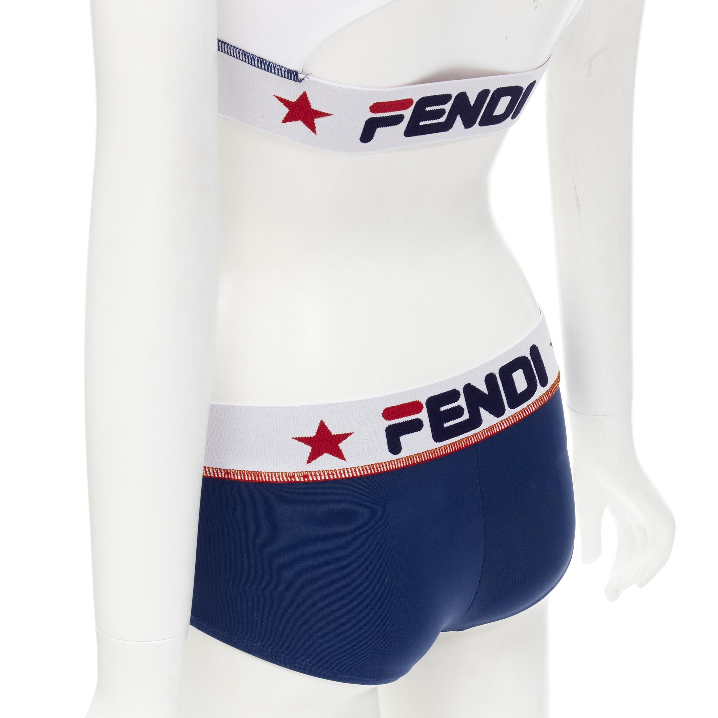 FENDI FILA Mania Zucca 2-teiliges Bikini-Set mit Logodruck in Weiß und Blau IT38 XS im Angebot 2