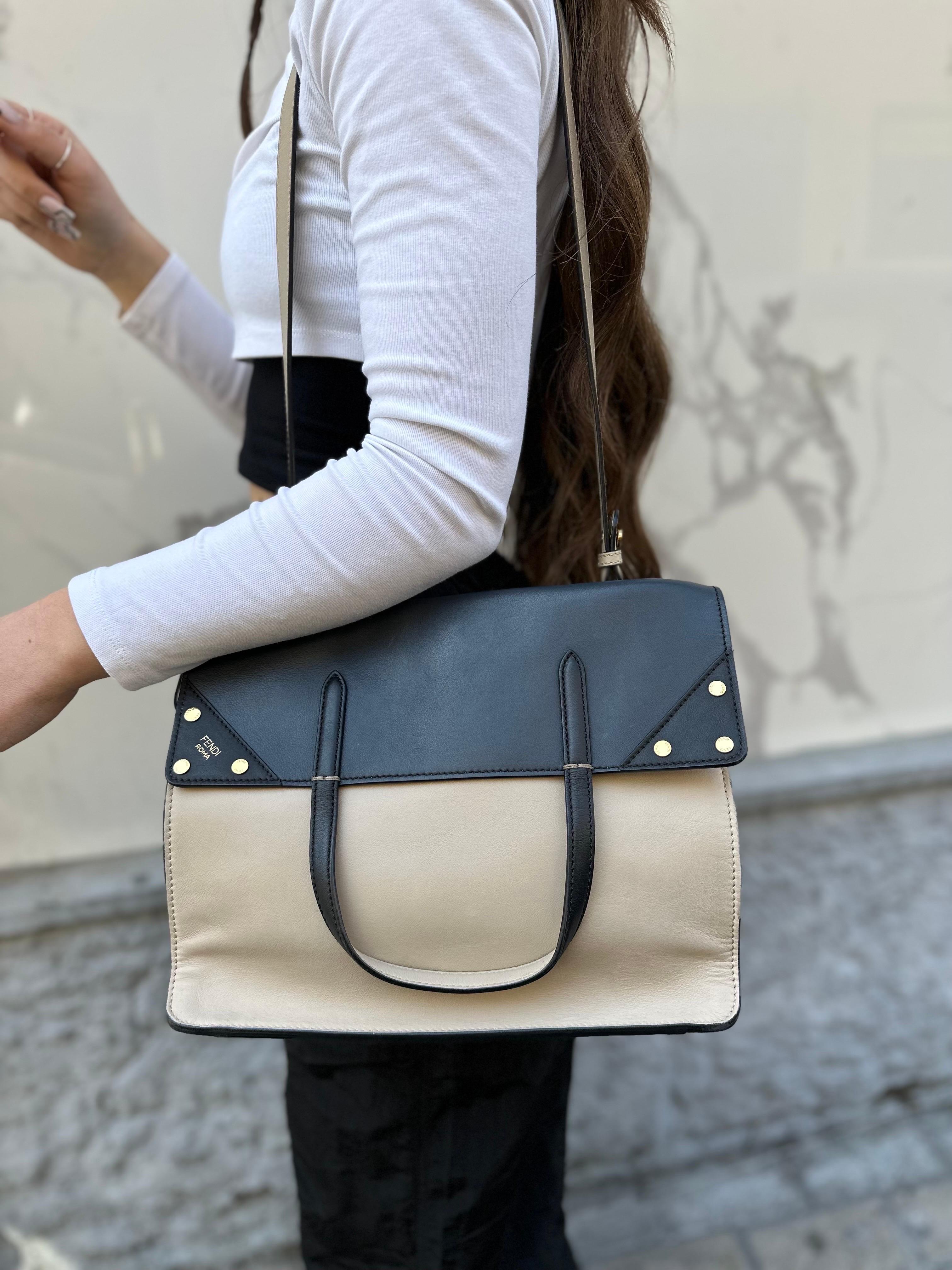 Fendi Flip Bicolor Leather Top Handle Bag In Good Condition In Torre Del Greco, IT
