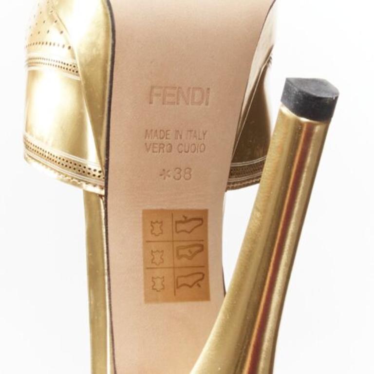 FENDI Flo cuir perforé or métallisé peep toe platforms EU38 en vente 5