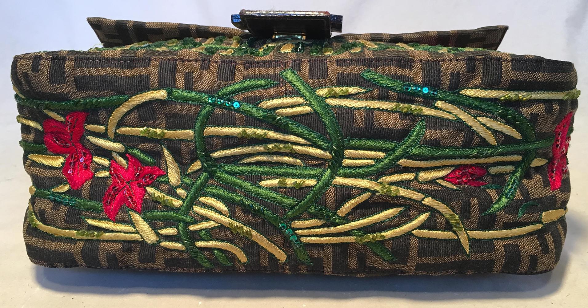 Fendi Floral Embroidered Beaded Monogram Zucca Print Large Baguette im Zustand „Gut“ in Philadelphia, PA