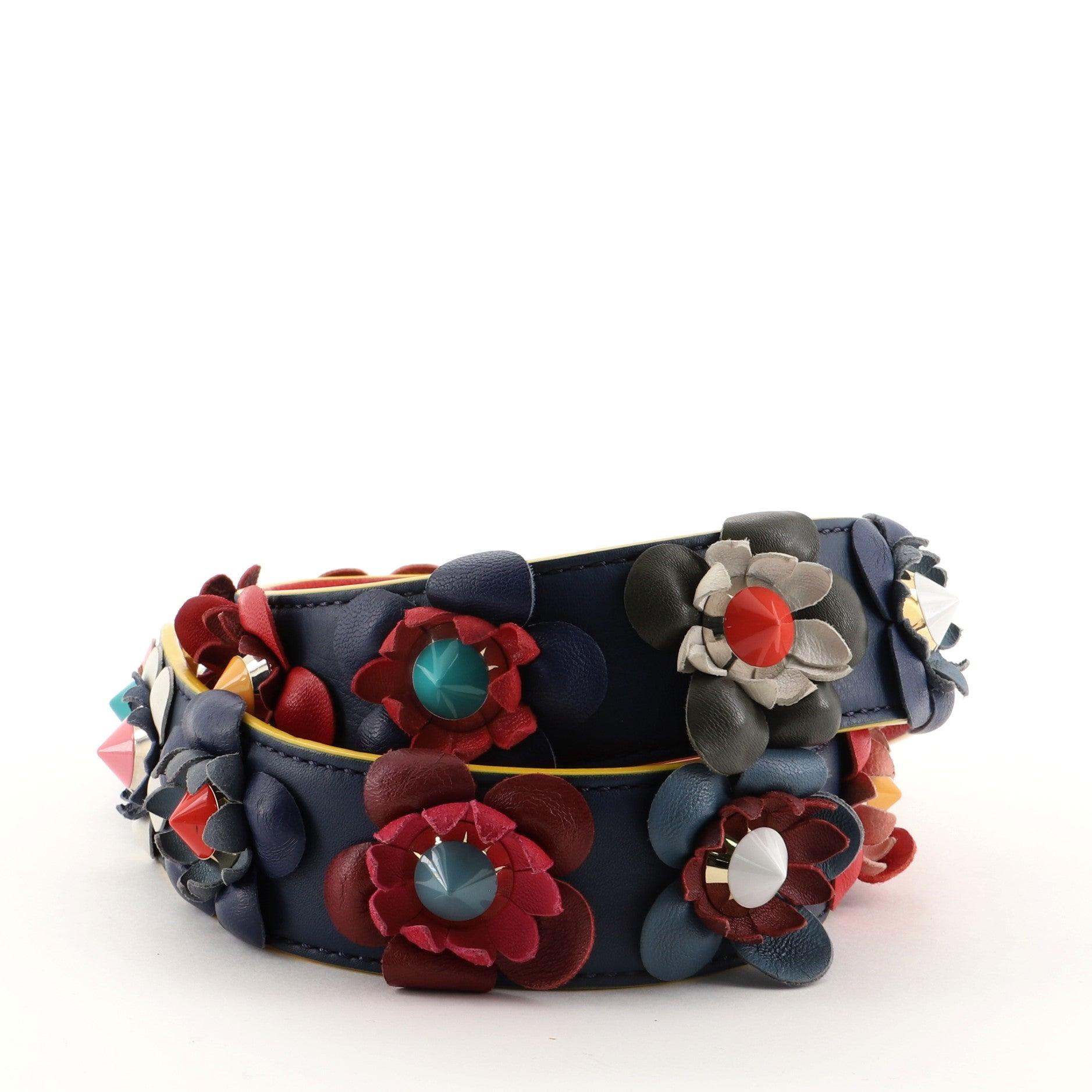 Fendi Flowerland Strap You Shoulder Strap Studded Leather
Multicolor

Condition Details: Wear, darkening and curling on appliques, small indentations on interior, scratches on hardware.

51831MSC

Height 33