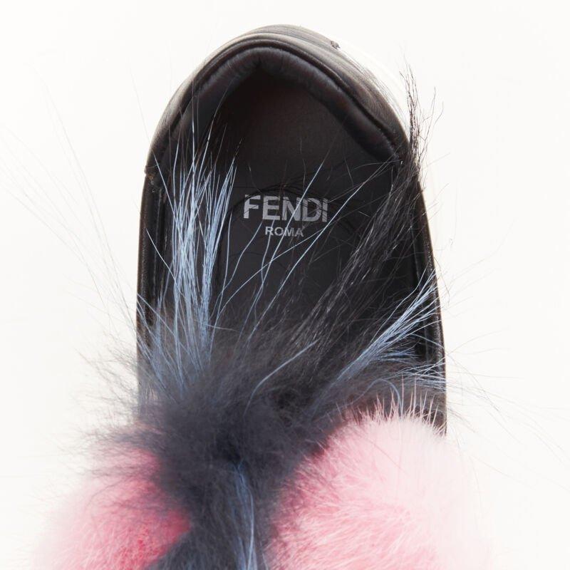 FENDI Flynn Rosa Nietenpullover aus bedrucktem Leder mit Mohawk- Pelzplatte EU37 im Angebot 5