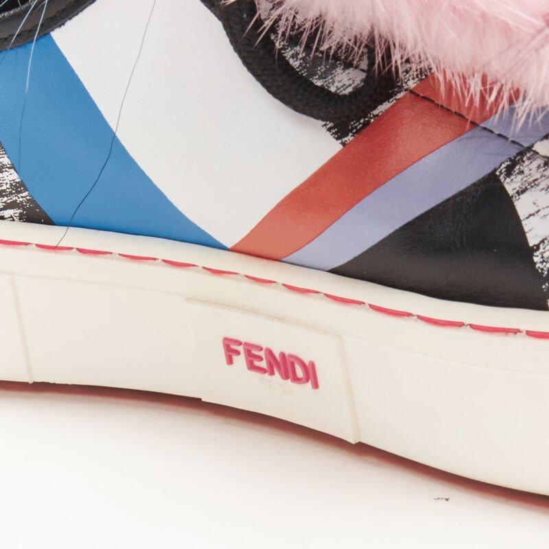 FENDI Flynn Rosa Nietenpullover aus bedrucktem Leder mit Mohawk- Pelzplatte EU37 im Angebot 4