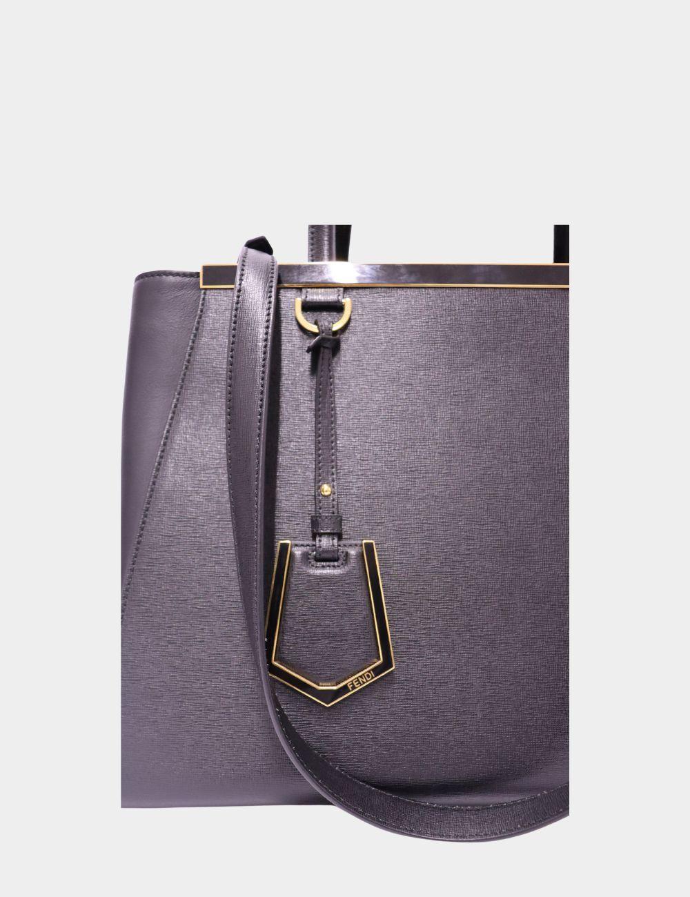 Fendi Excellent état - En vente à Amman, JO