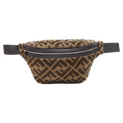 FENDI Forever FF Zucca borsa con cintura in vita con monogramma in pelliccia di montone marrone