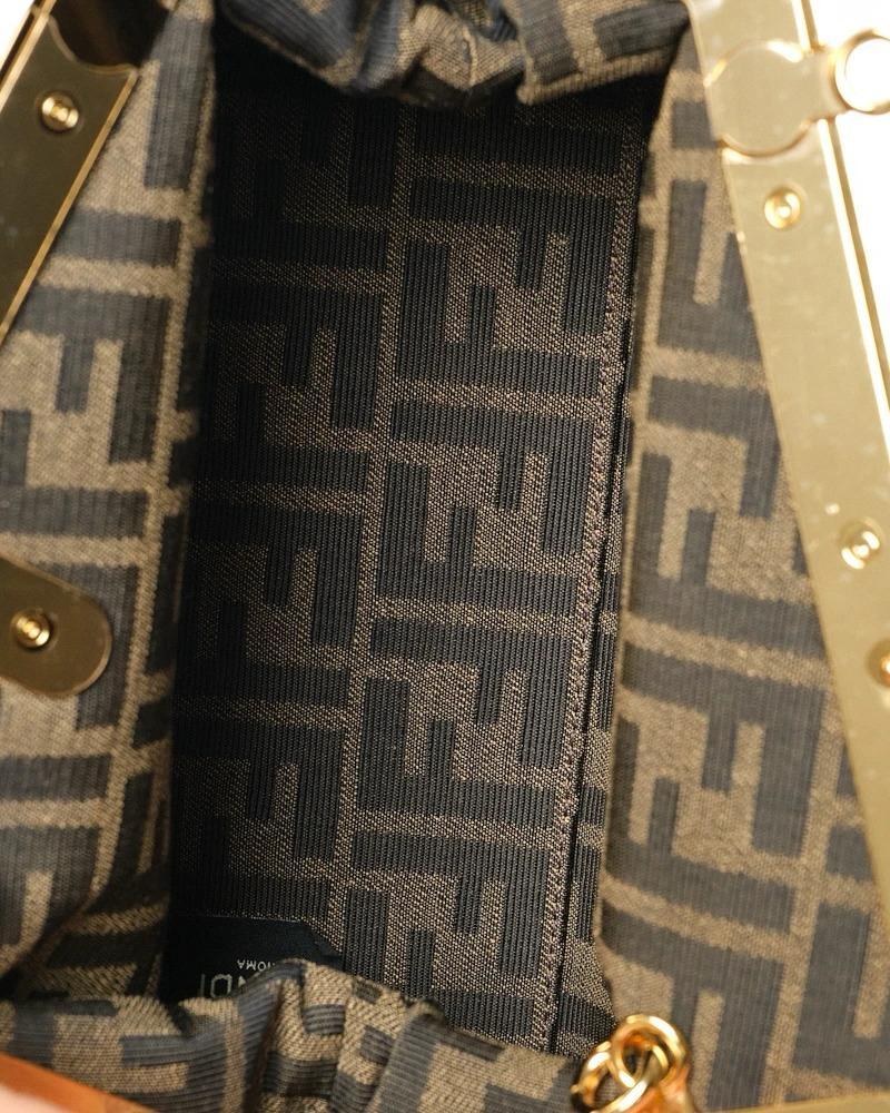 Fendi Frist Midi Macrame en raphia Beige en vente 11