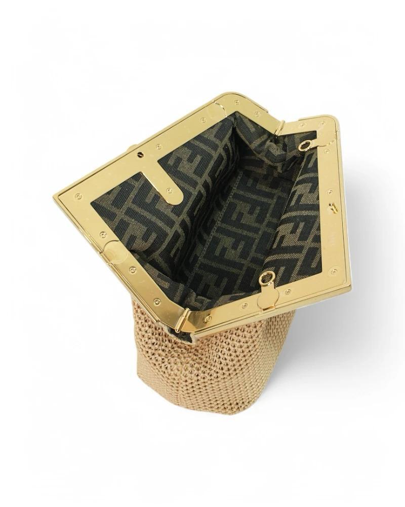 Fendi Frist Midi Macrame en raphia Beige en vente 13
