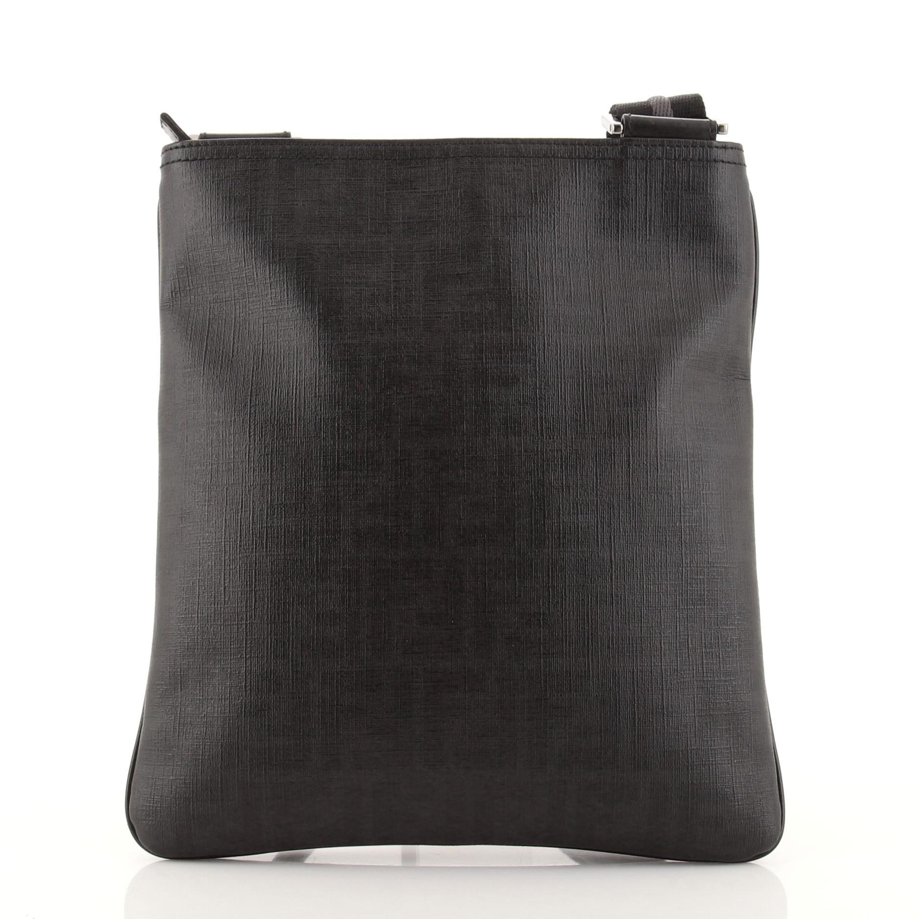 Fendi Front Pocket Messenger Bag Zucca aus beschichtetem Segeltuch Medium im Zustand „Gut“ in NY, NY