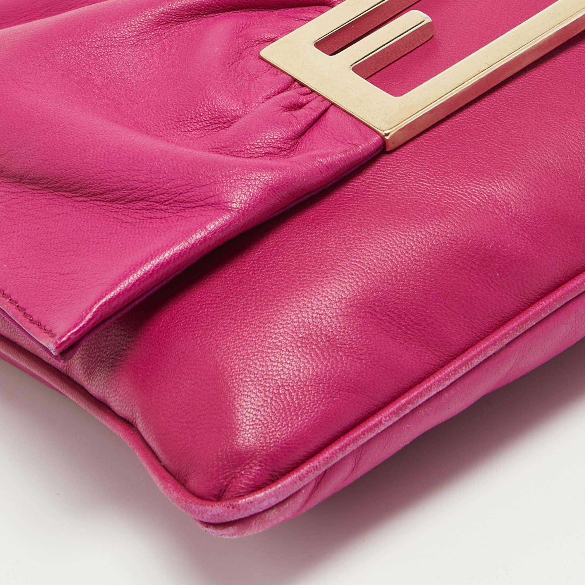 Fendi Fuchsia Leather Flap Shoulder Bag For Sale 1