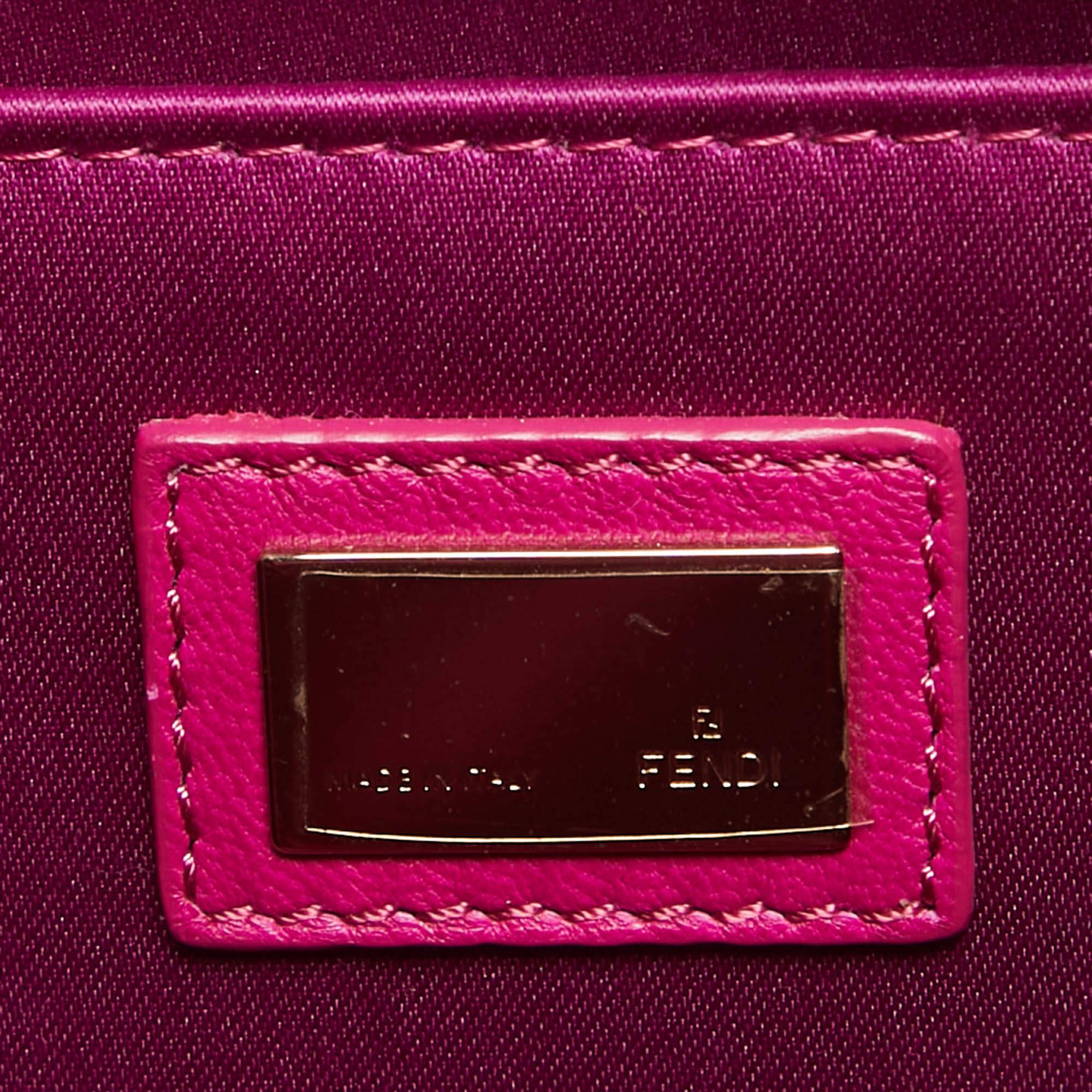 Fendi Fuchsia Leather Flap Shoulder Bag For Sale 3