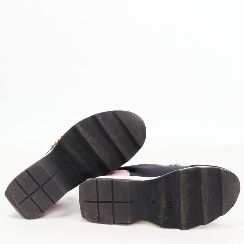 FENDI Fun Fair - Escarpins bas en néoprène noir et rose avec applique et logo en caoutchouc EU36 en vente 6