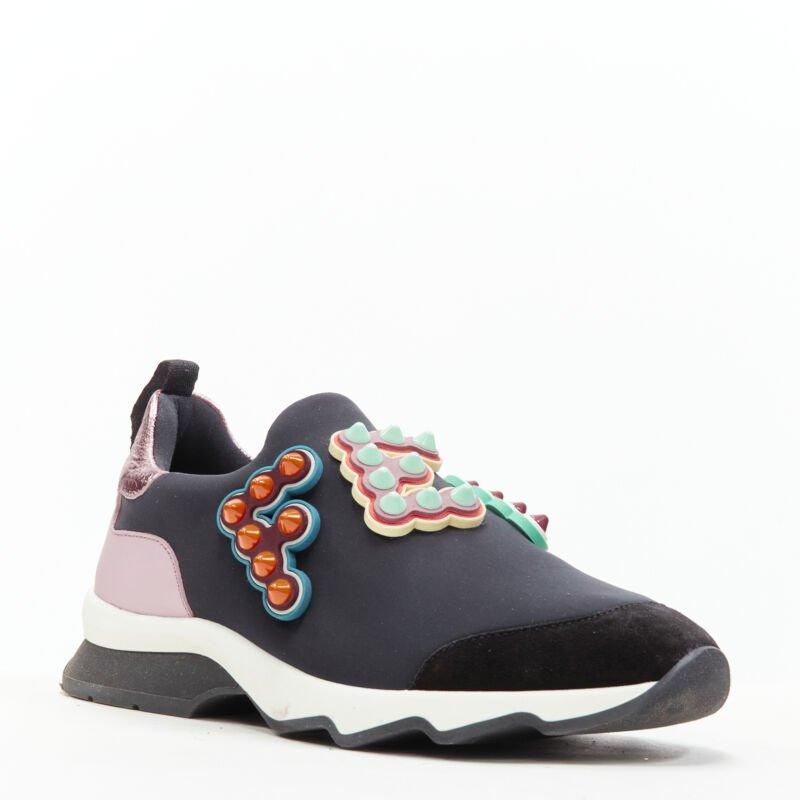 FENDI Fun Fair - Escarpins bas en néoprène noir et rose avec applique et logo en caoutchouc EU36 Excellent état - En vente à Hong Kong, NT