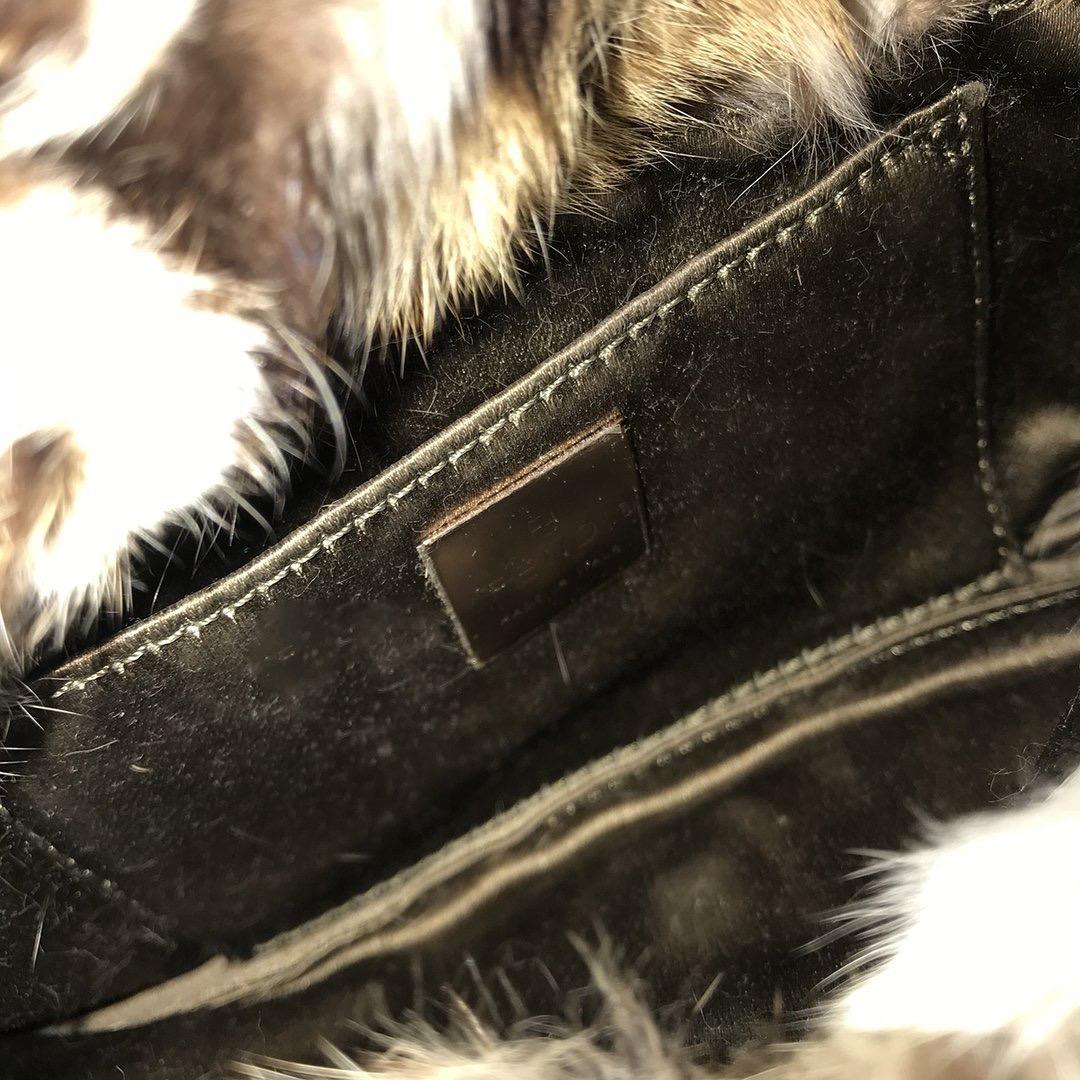 Fendi Pelz Mini Baguette 3
