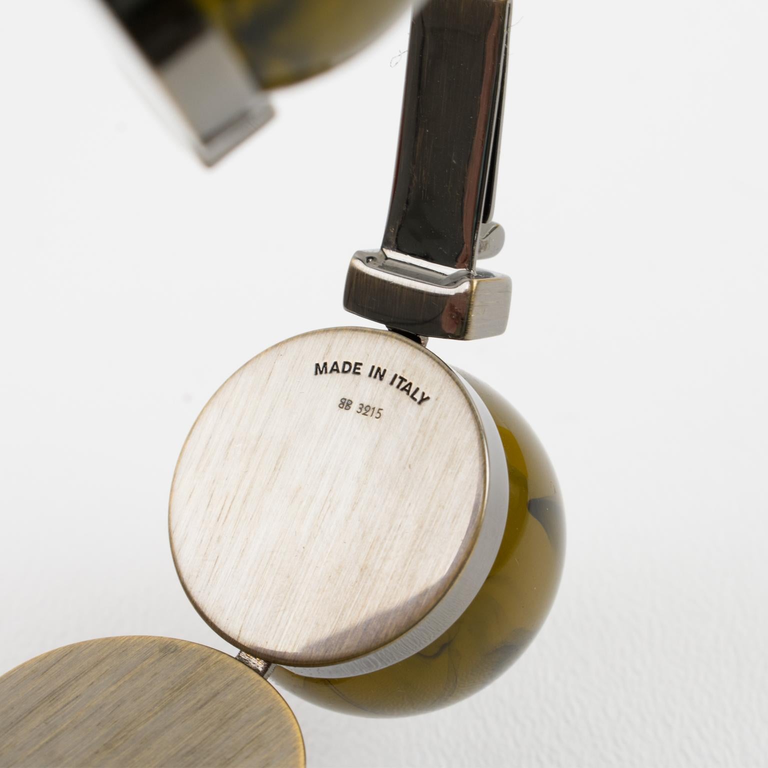 Pulsera de eslabones de resina acrílica y bronce de cañón con burbujas geométricas Fendi en caja en venta 4