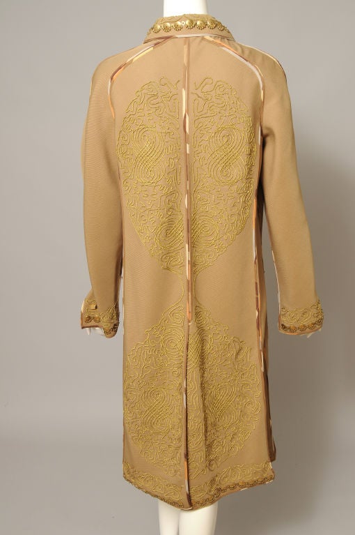Coates con perline dorate e ricami in soutache dorate in vendita 4