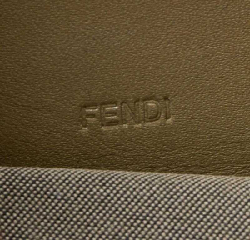 De las mujeres Fendi Cartera con cremallera de piel repujada en oro en venta