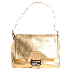 Fendi Mama Baguette aus goldenem Leder mit Kristall 9f830a