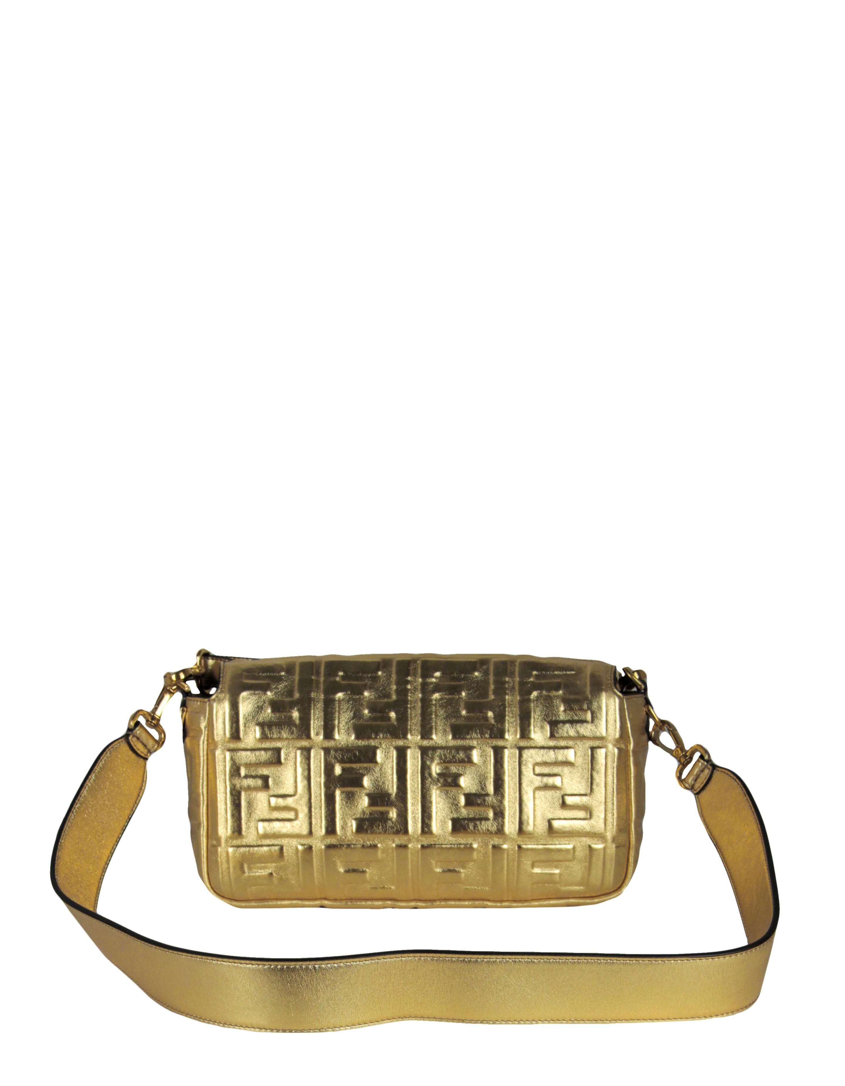 Fendi Baguette NM Tasche mit zwei Riemen aus goldenem Leder mit geprägtem Logo rt. $3.290 (Braun)