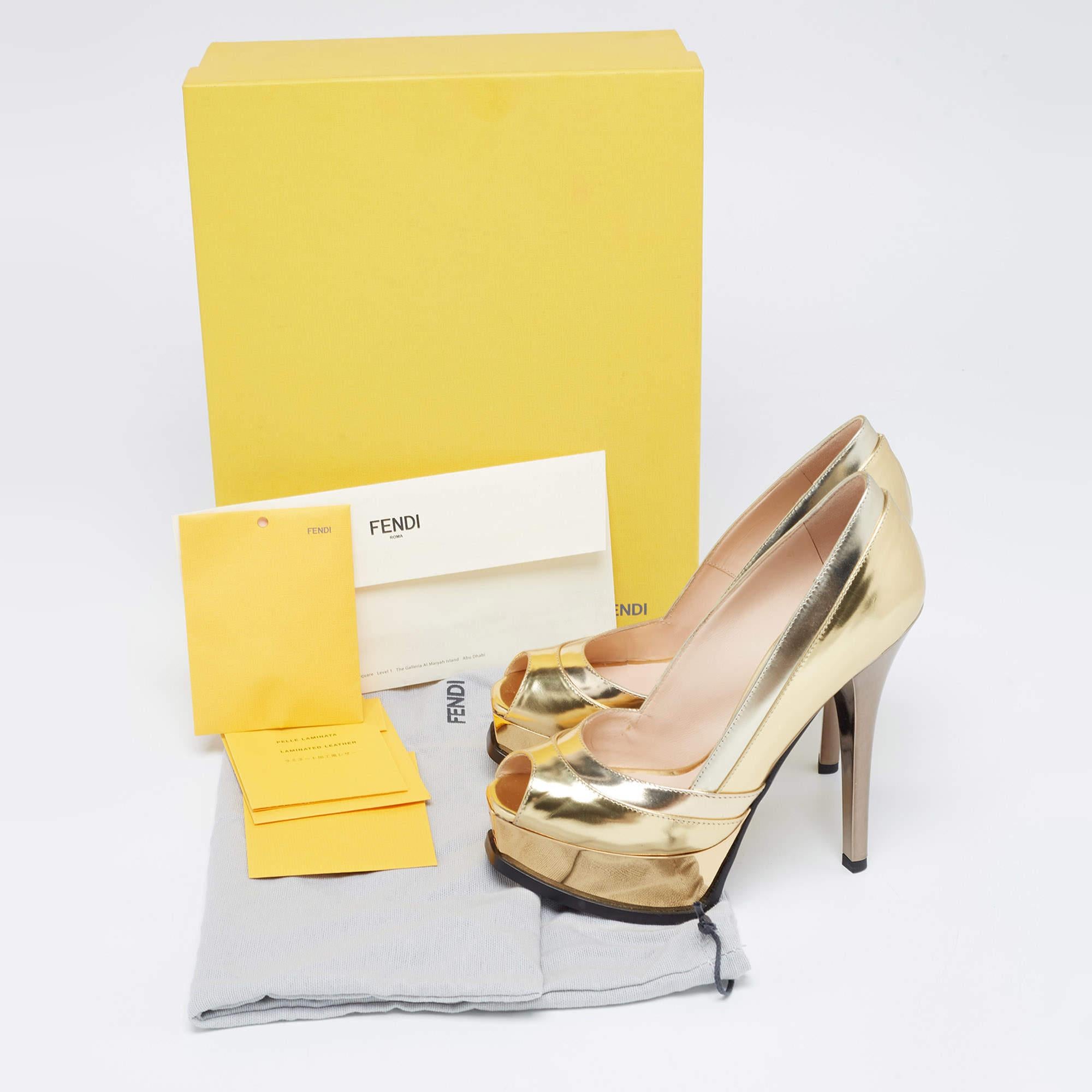Fendi Gold Leather Fendista Peep Toe Pumps Size 36.5 In Good Condition For Sale In Dubai, Al Qouz 2
