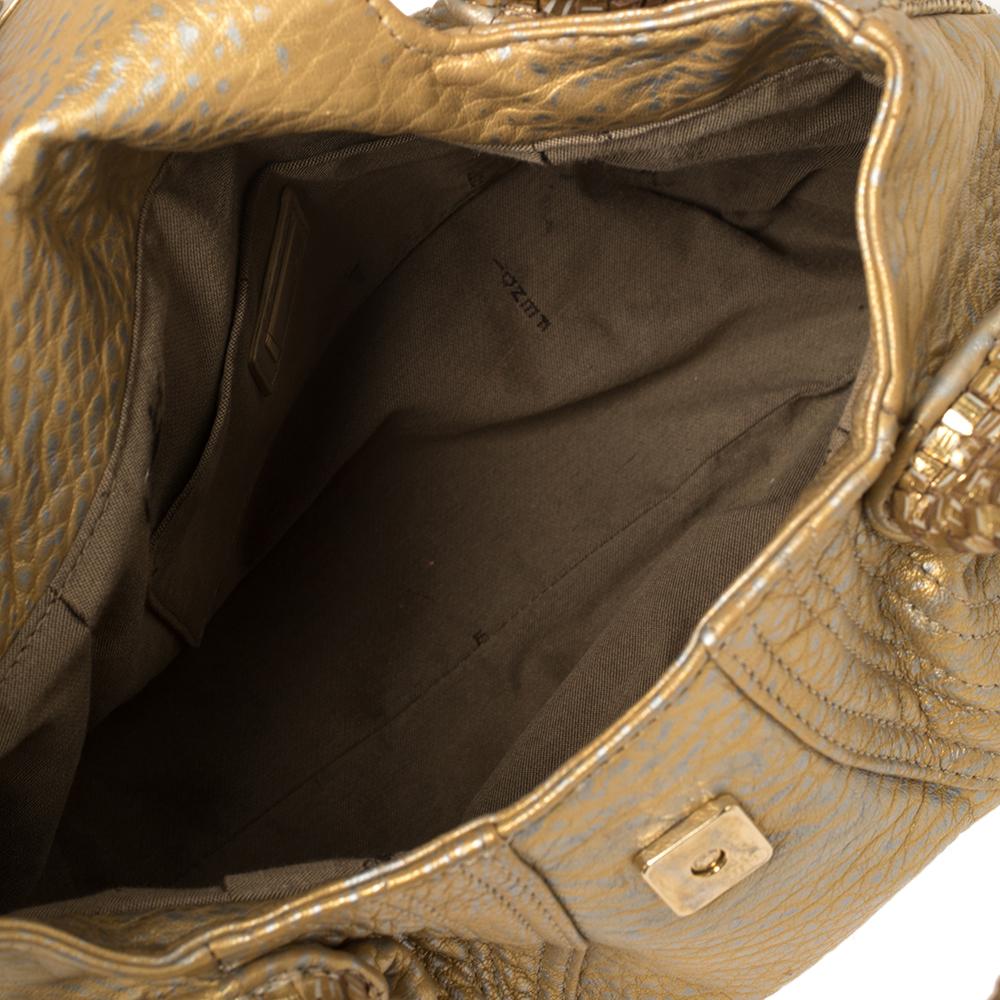 Fendi Gold/Silber Leder-Mini Spy Bag im Zustand „Gut“ in Dubai, Al Qouz 2