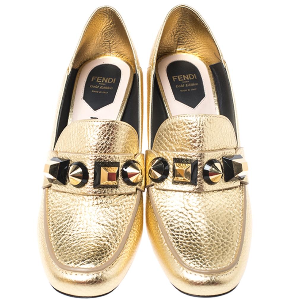 Fendi Gold textured Leather Geometric Stud Loafer Pumps Size 39 In New Condition In Dubai, Al Qouz 2