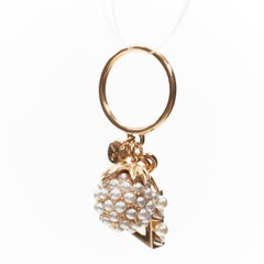 FENDI Goldfarbener E-alphabet-Perlen-Spitzen-Anhänger mit Beerenverzierung