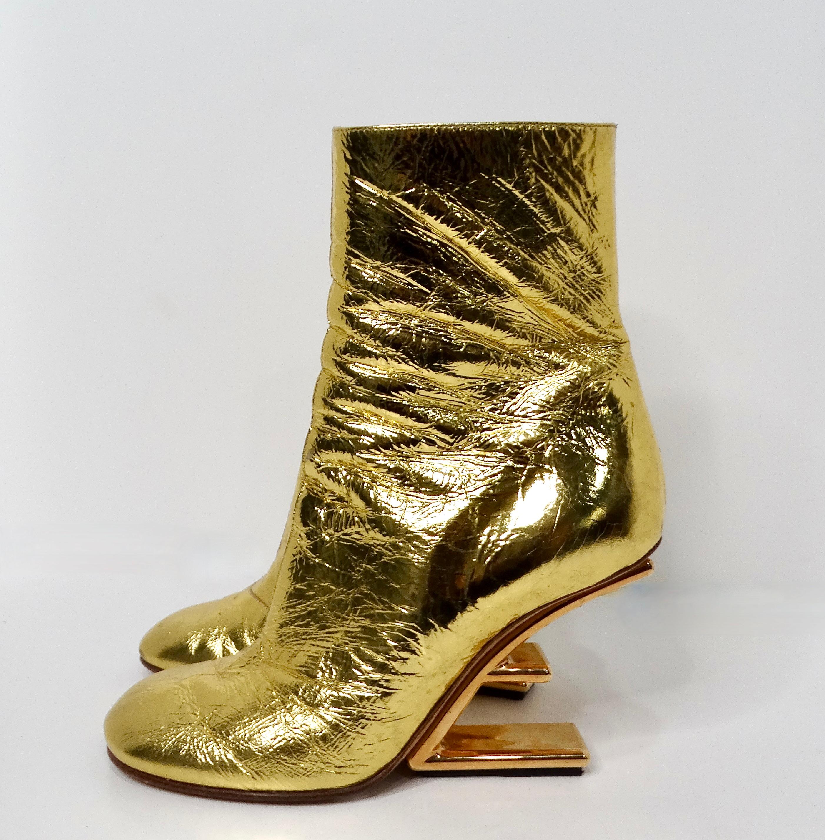 Botines Fendi Primera Fendi Napa Craquele Laminada Dorada Marrón en venta