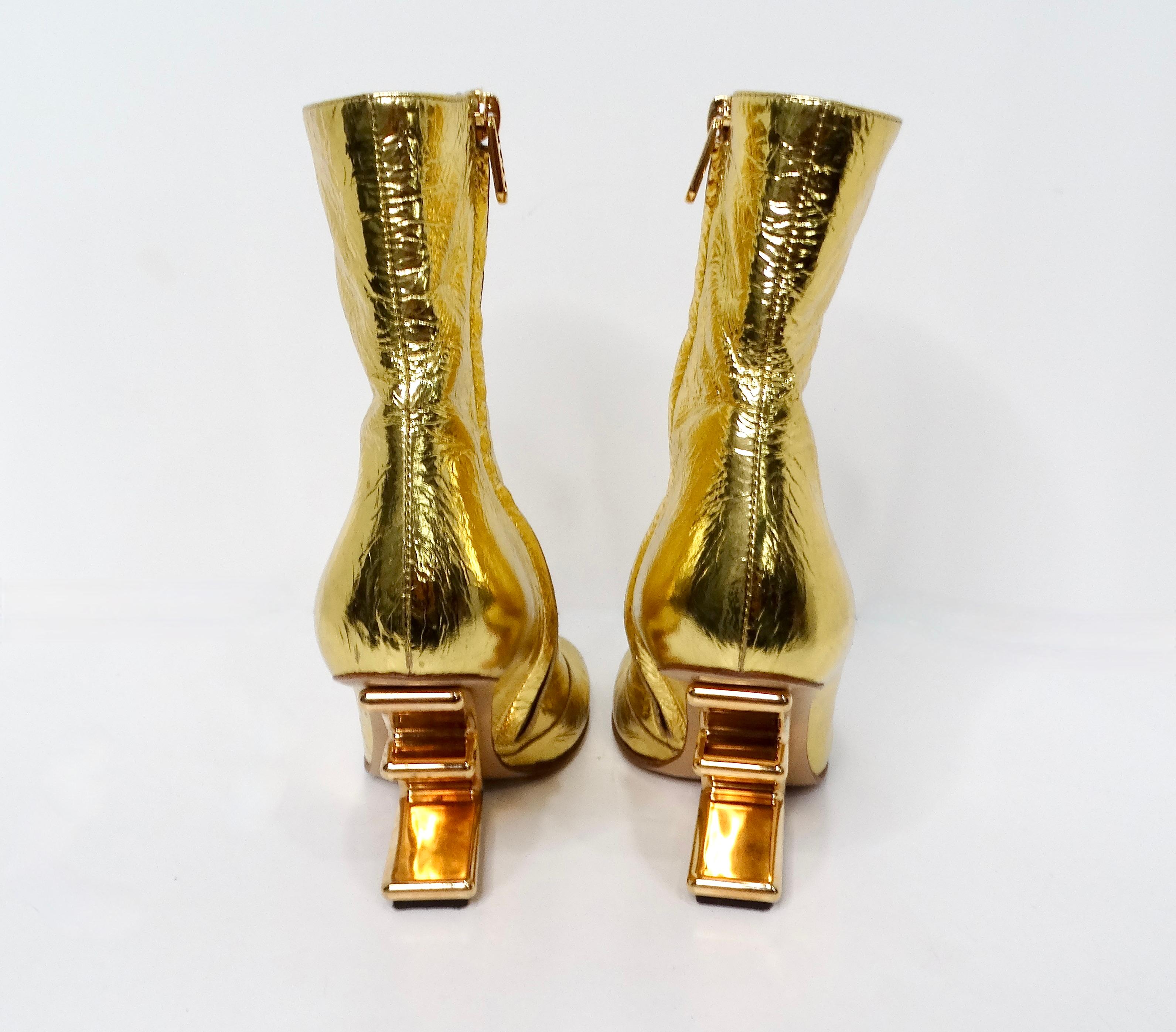 Botines Fendi Primera Fendi Napa Craquele Laminada Dorada en Bueno estado para la venta en Scottsdale, AZ