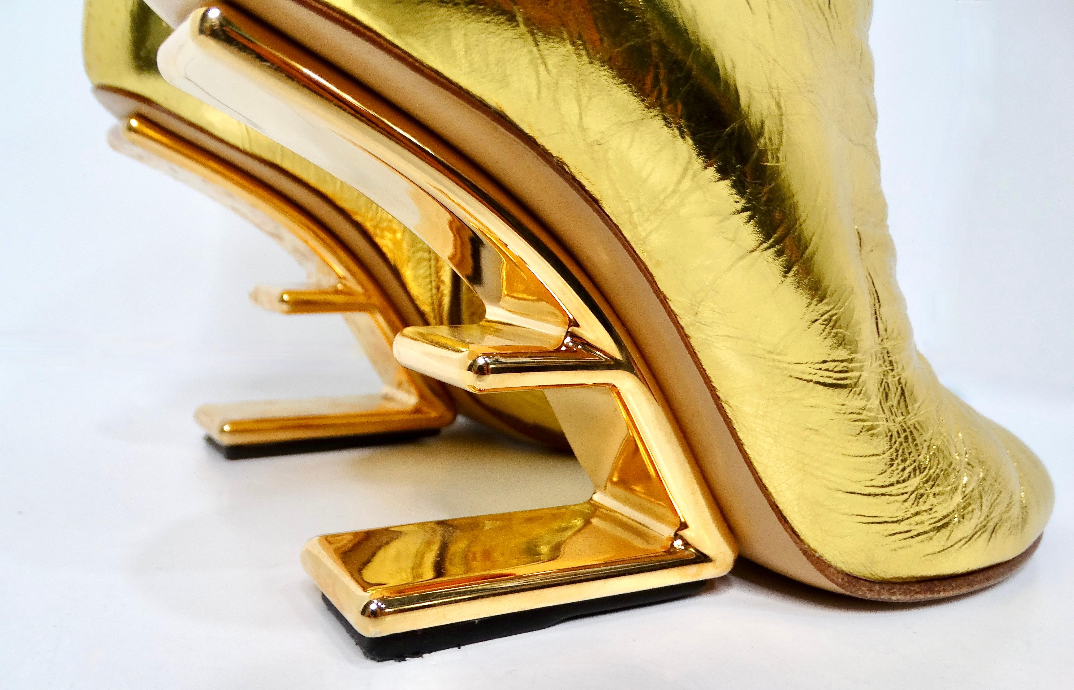 De las mujeres Botines Fendi Primera Fendi Napa Craquele Laminada Dorada en venta