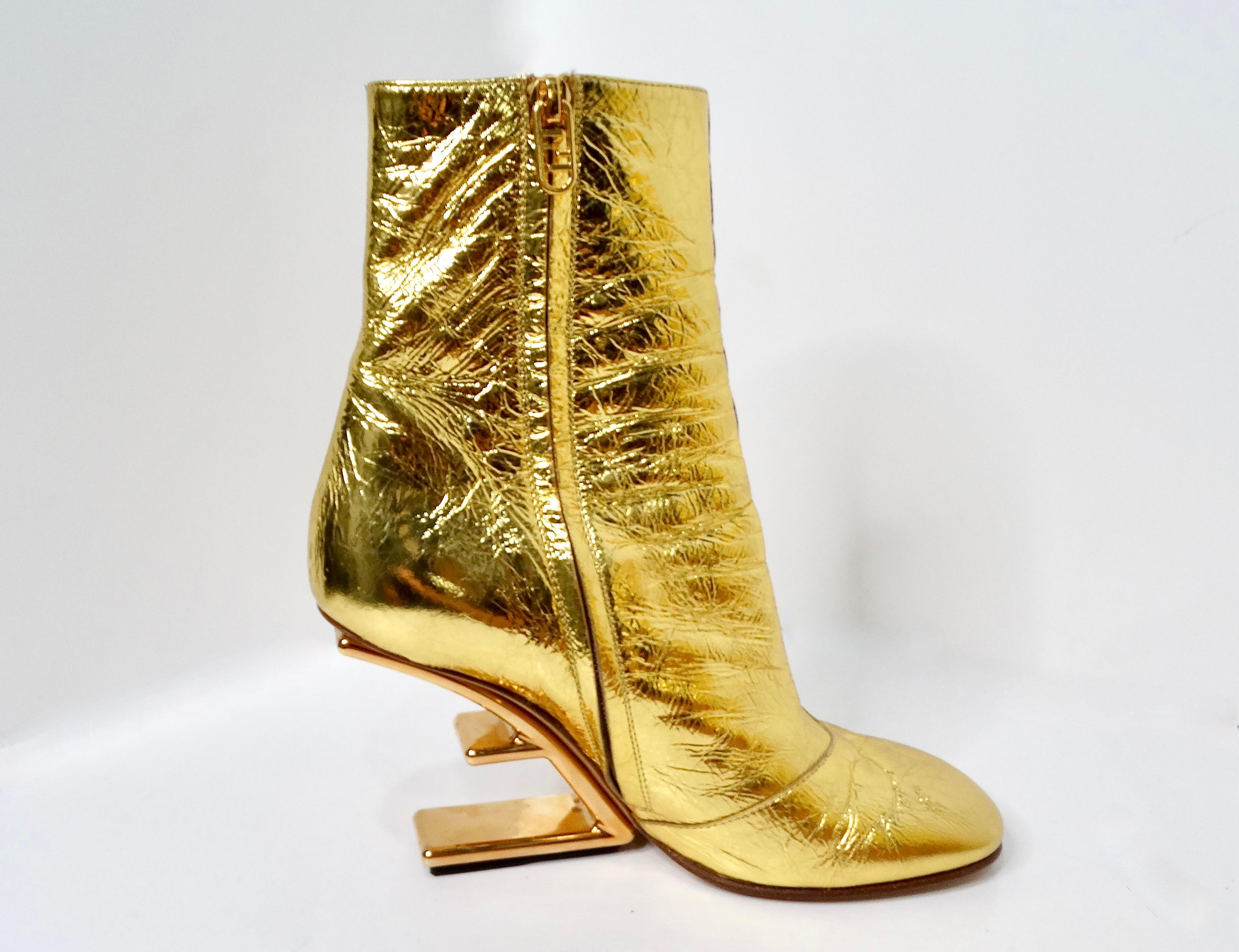 Botines Fendi Primera Fendi Napa Craquele Laminada Dorada en venta 1